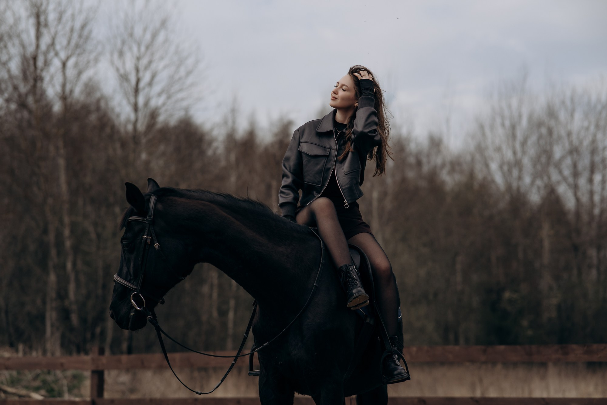 Фотосессия девушки с лошадью. Свадебный и репортажный фотограф в Ярославле Евгений Сальников