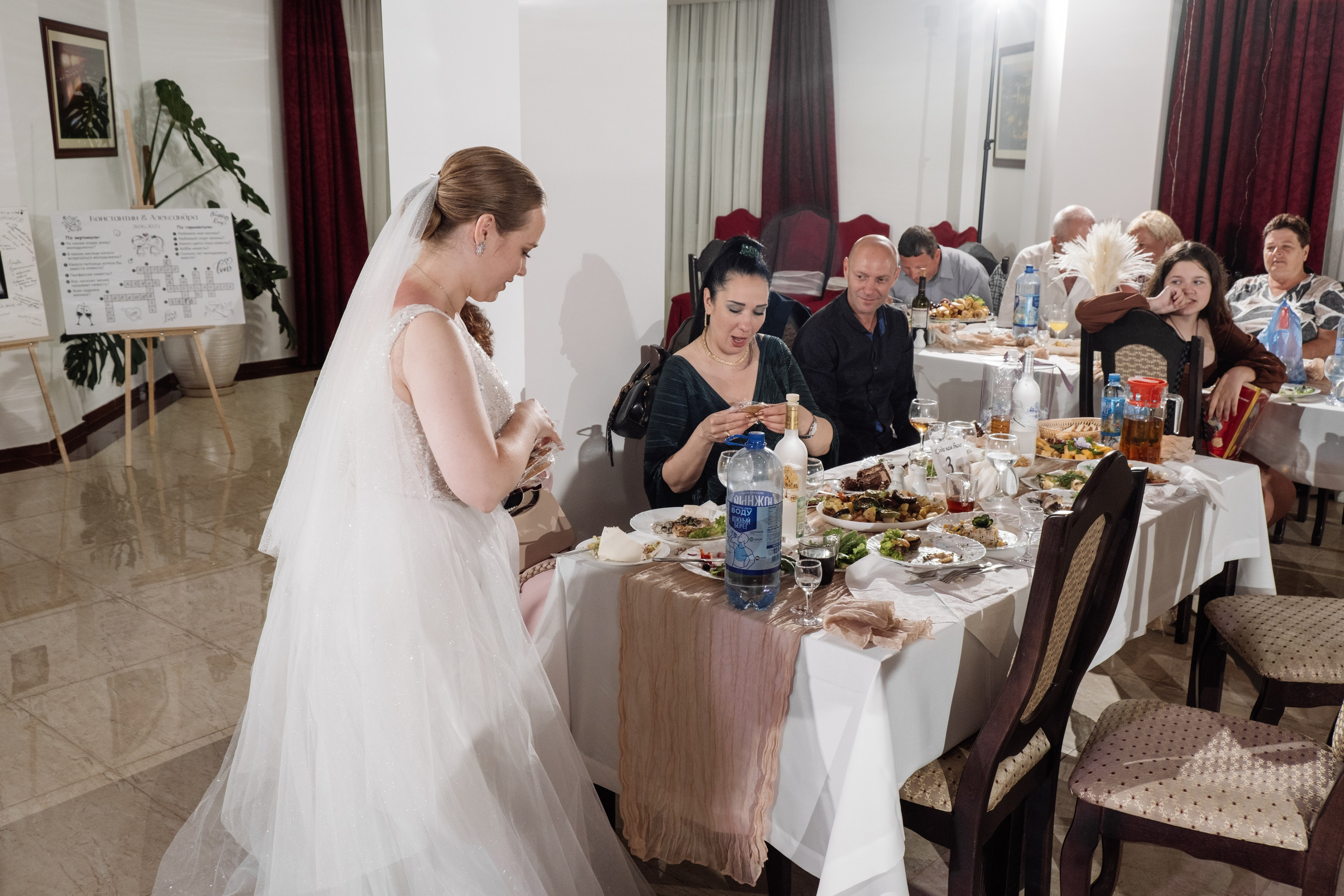 Свадебный ретопртаж. Профессиональная фотосъемка в Крыму. Натуральные эмоции и живые кадры. Забронируйте дату прямо сейчас!