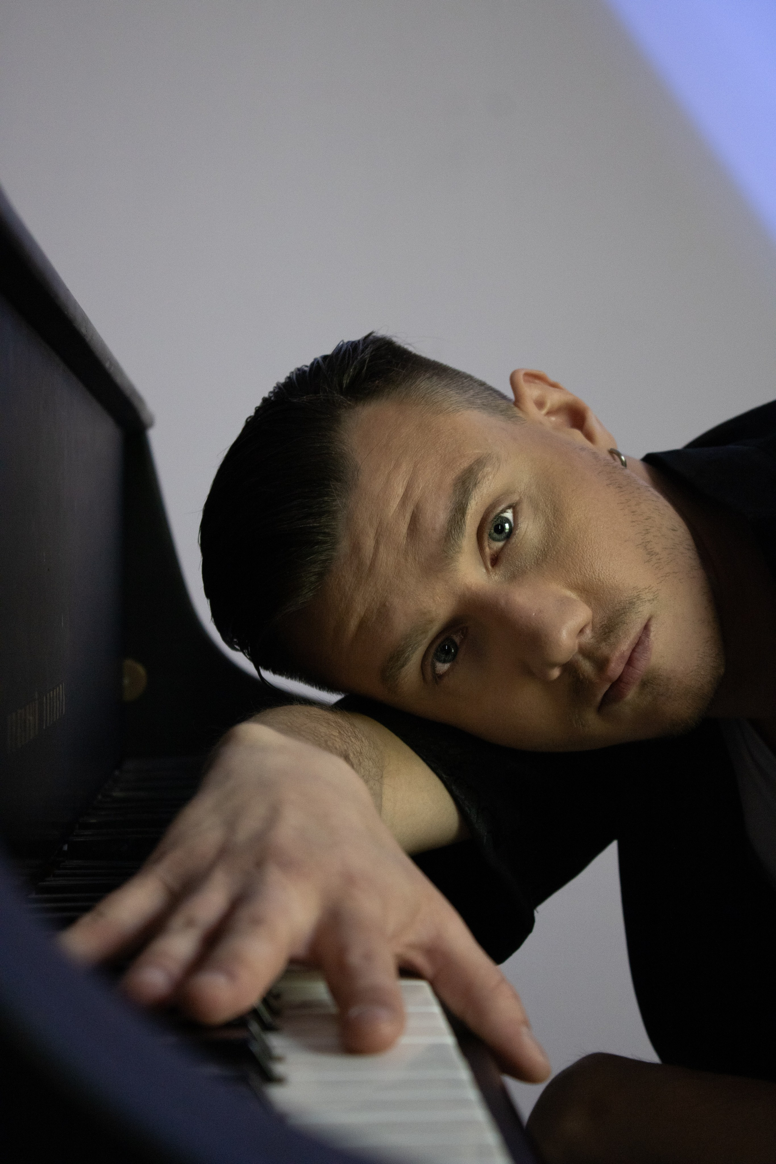 Сергей (мужская сессия). Стрит и Арт Фотограф Москва-Анталия-Стамбул. Постановочные фотографии в любом жанре, в неповторимых образах