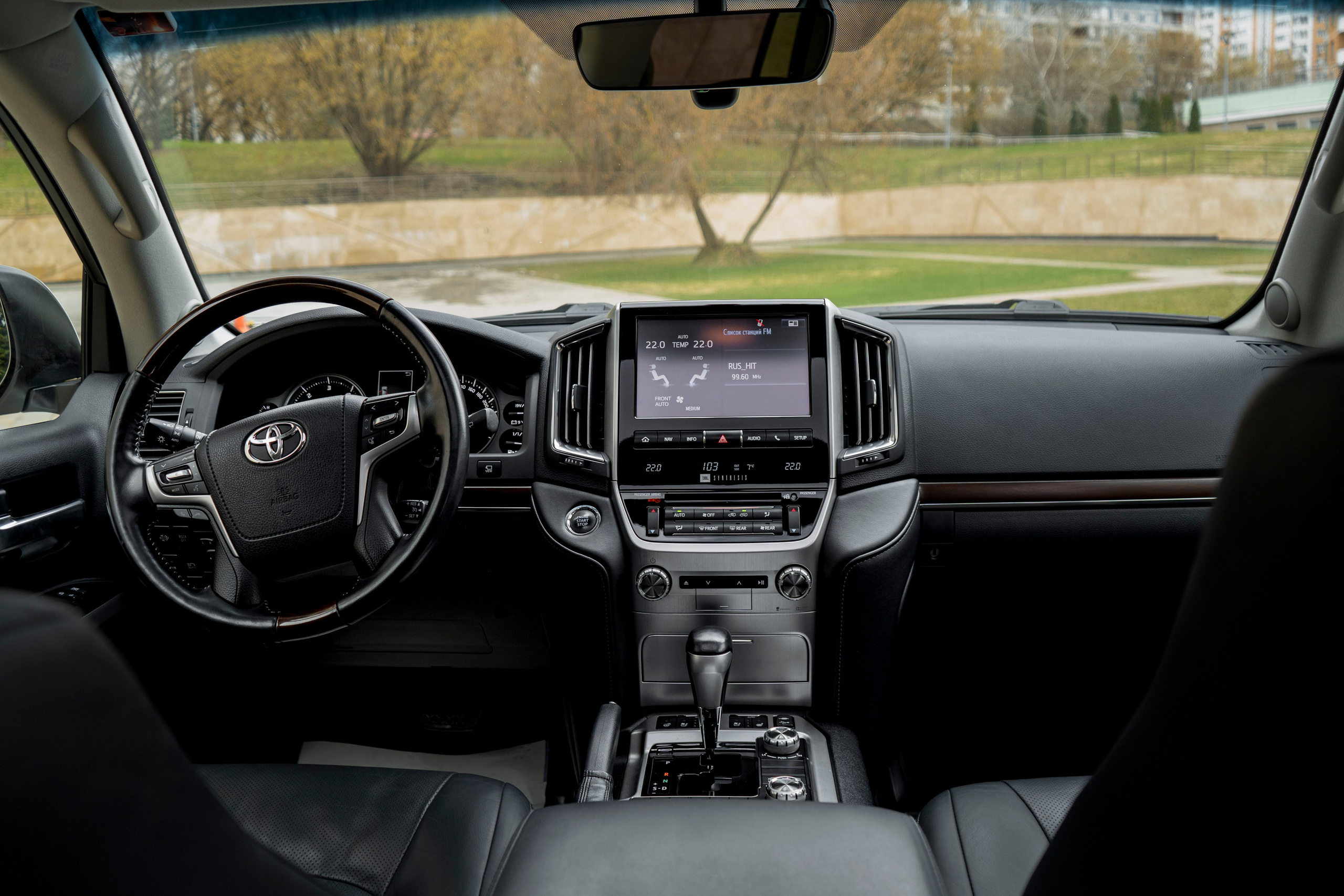 Toyota Land Cruzer 200