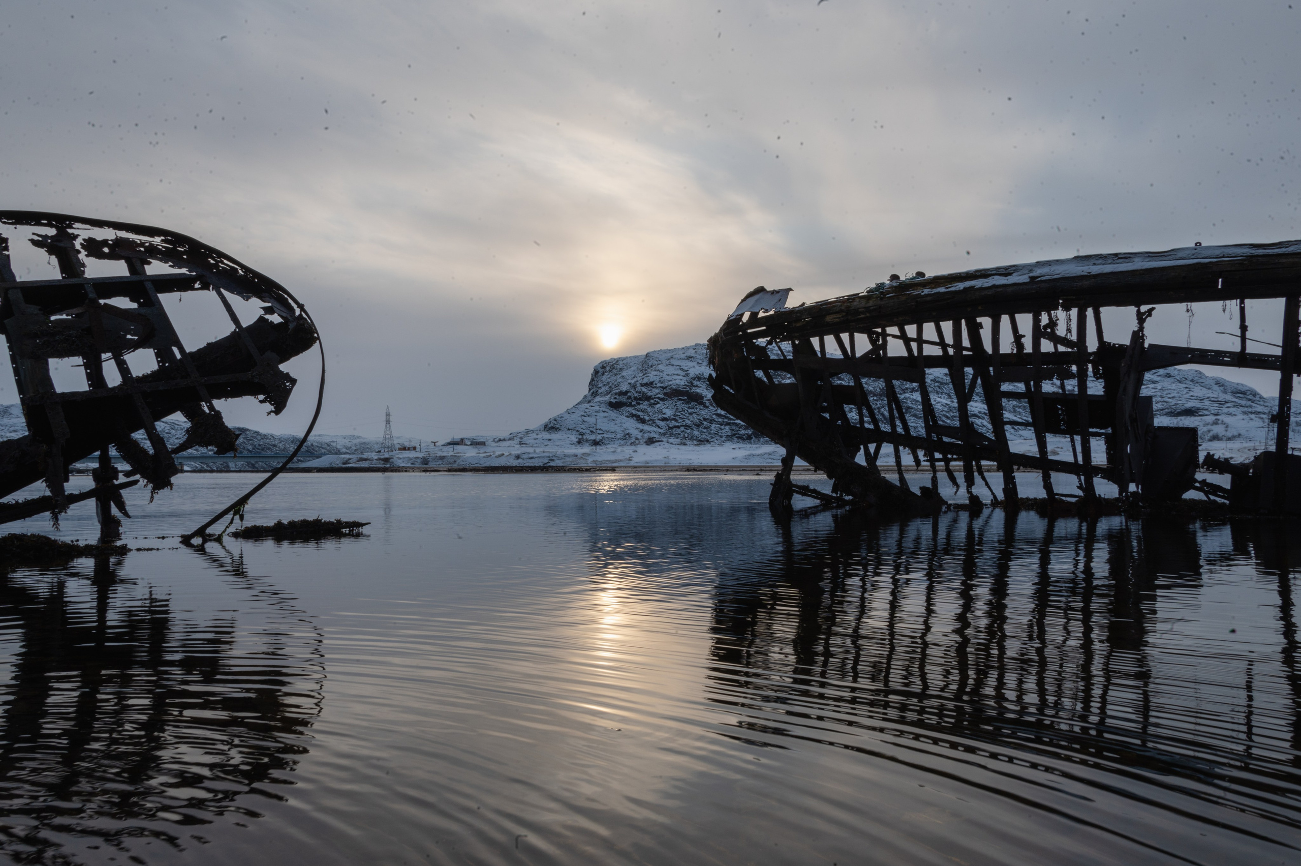 Кладбище кораблей в Териберке. Фотограф Роман Адлер. Фотографии кладбища кораблей в Териберке. Серия Русский Север 2023 Фото Териберка. Путешествие на Териберку