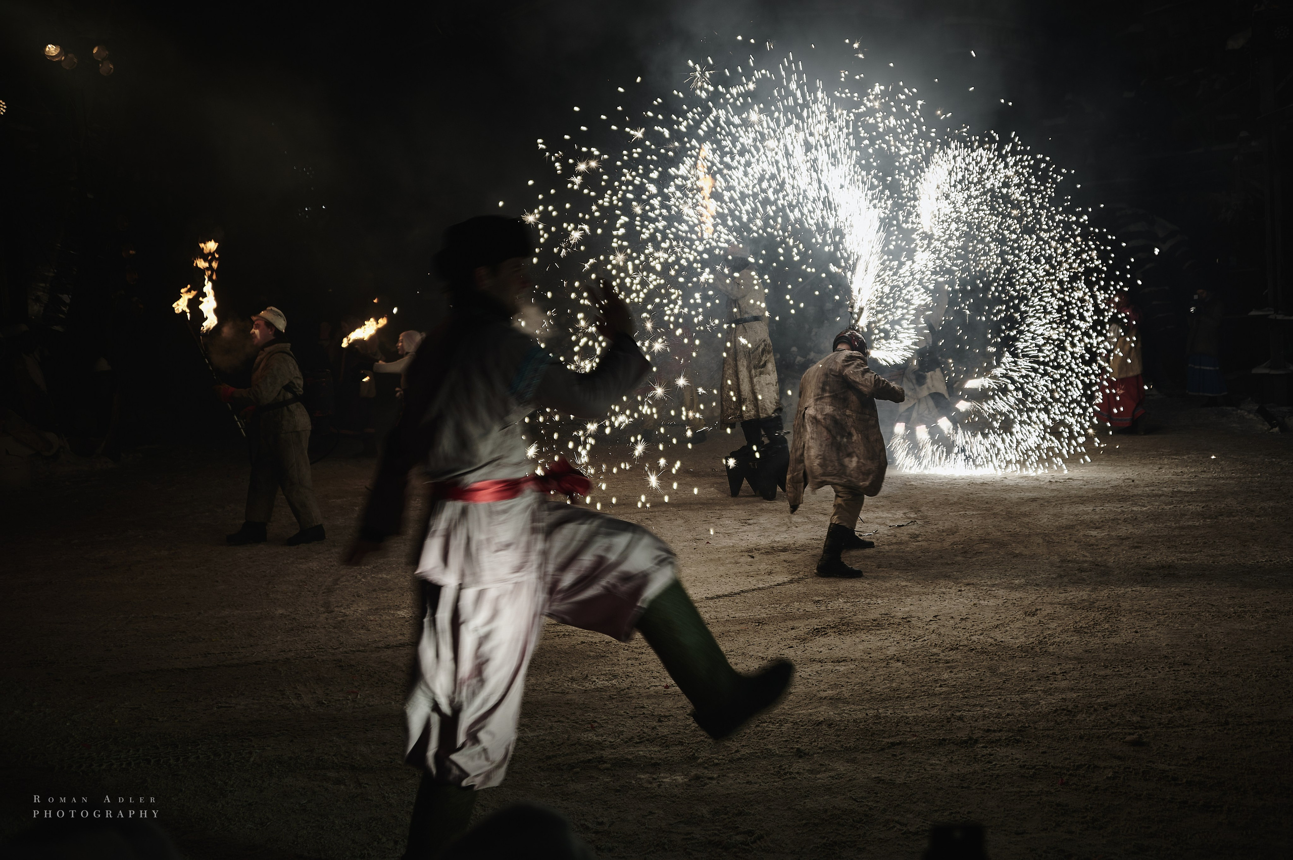 Новогодняя сказка от Ночных волков. Фотограф Роман Адлер