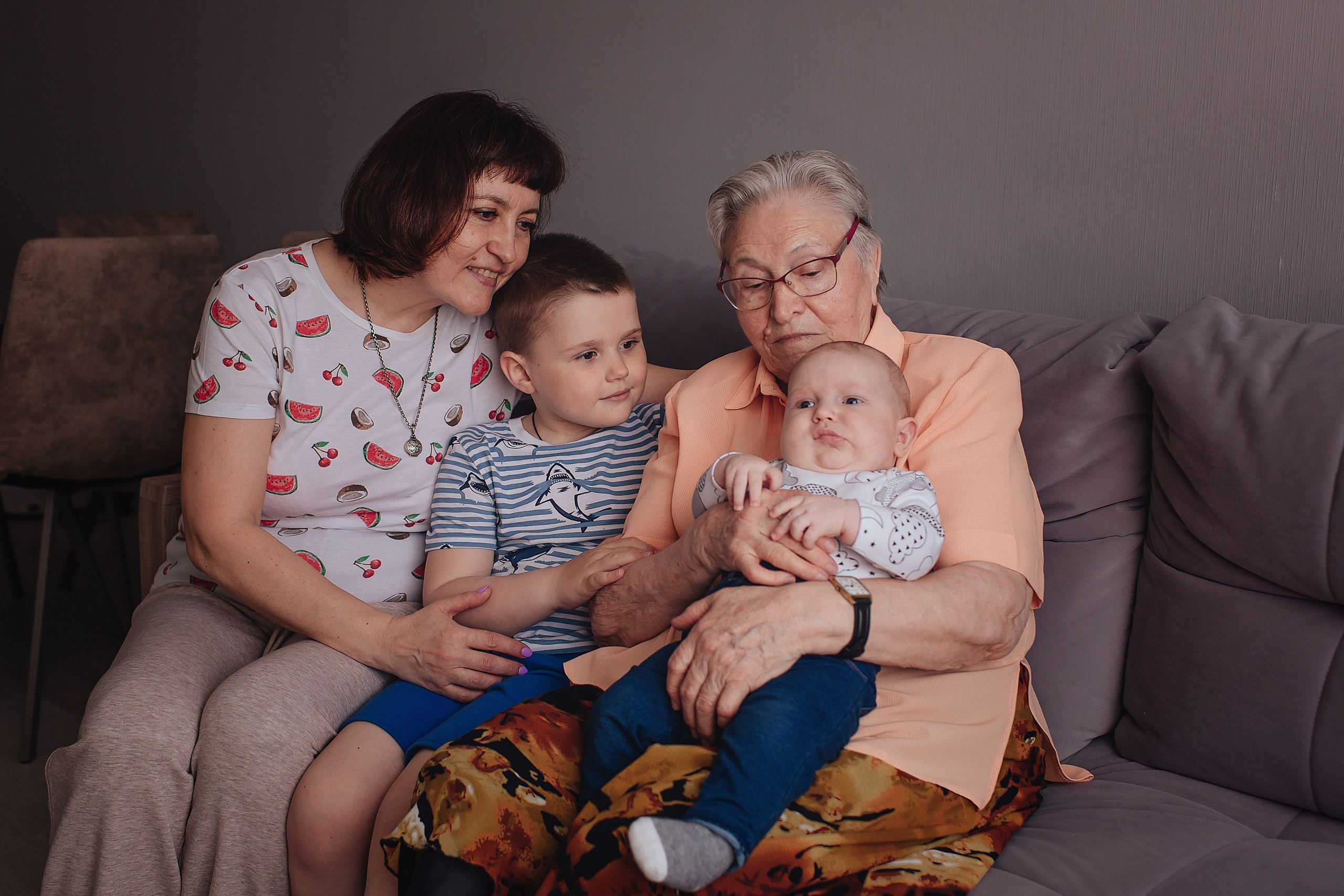 Четыре поколения. Домашнее. Свадебный и семейный фотограф Спб Бошман Ирина