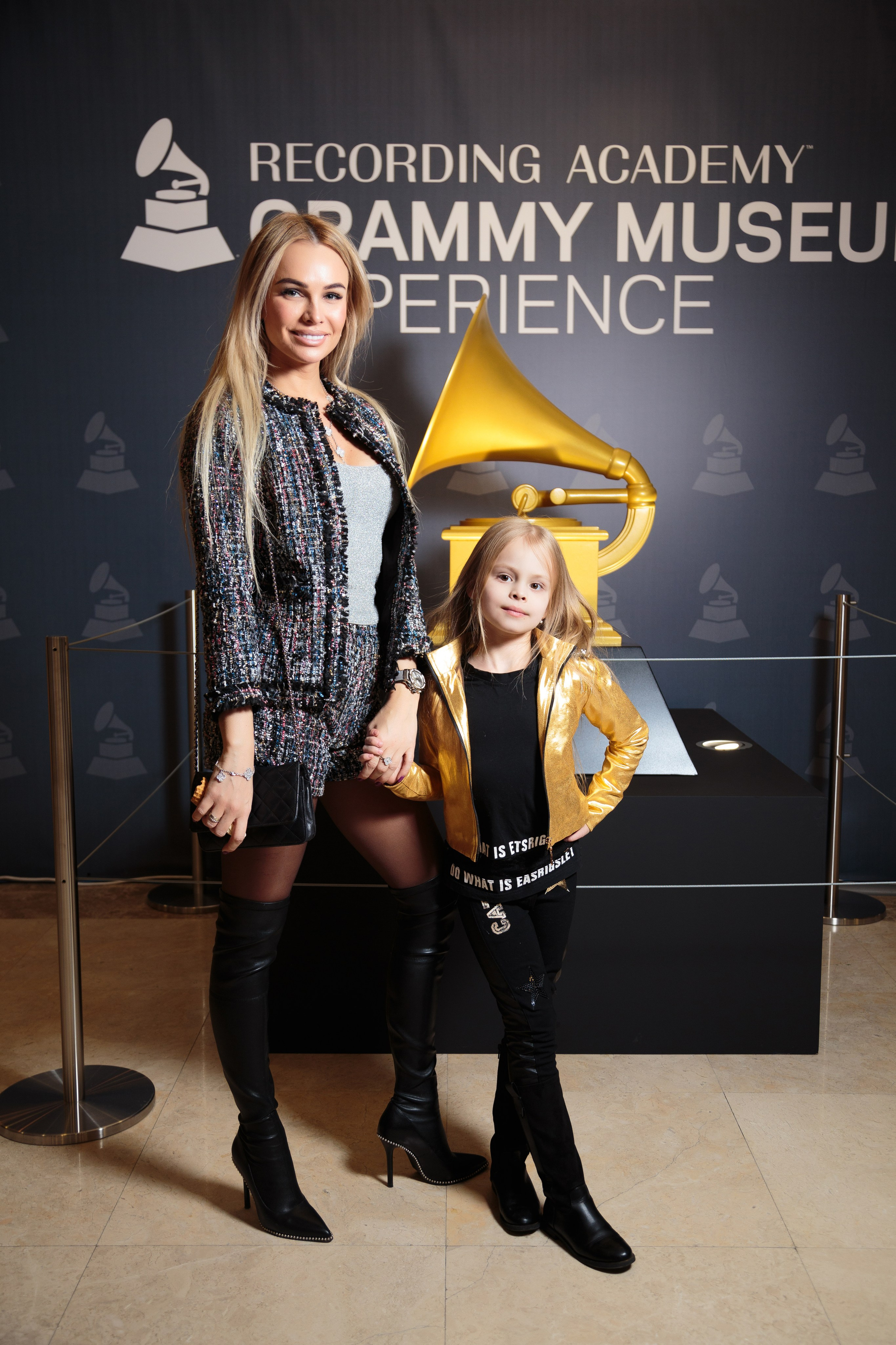 Репортажная съёмка для инфобизнеса и премьеры | Видео и фото контент | ZPROD. Фото и видеосъемка | продакшн студия ZPROD