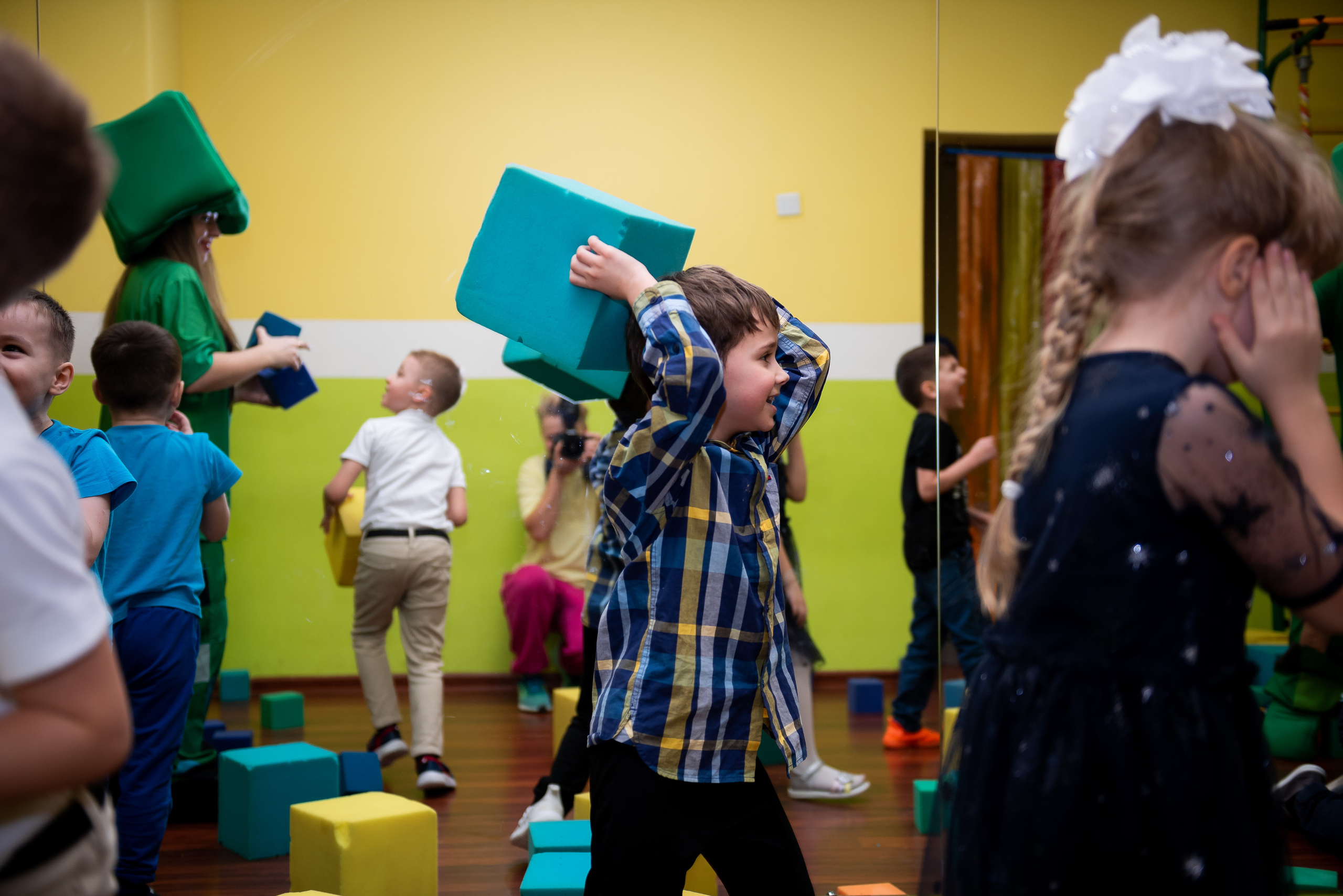 ДР Лёши в игровом центре. Репортажный фотограф в Москве Alena Sfotkaet