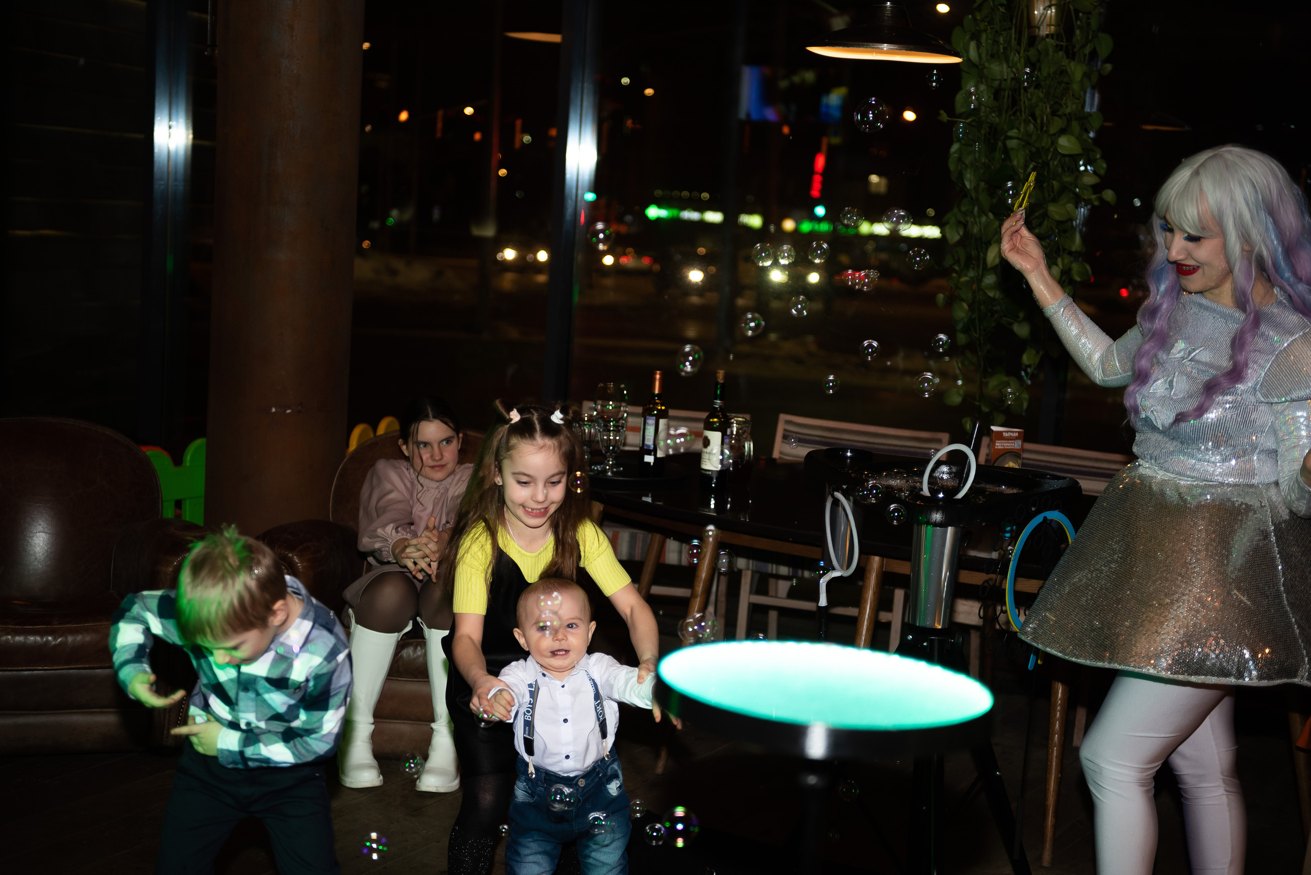 ДР Артёмки в ресторане. Репортажный фотограф в Москве Alena Sfotkaet