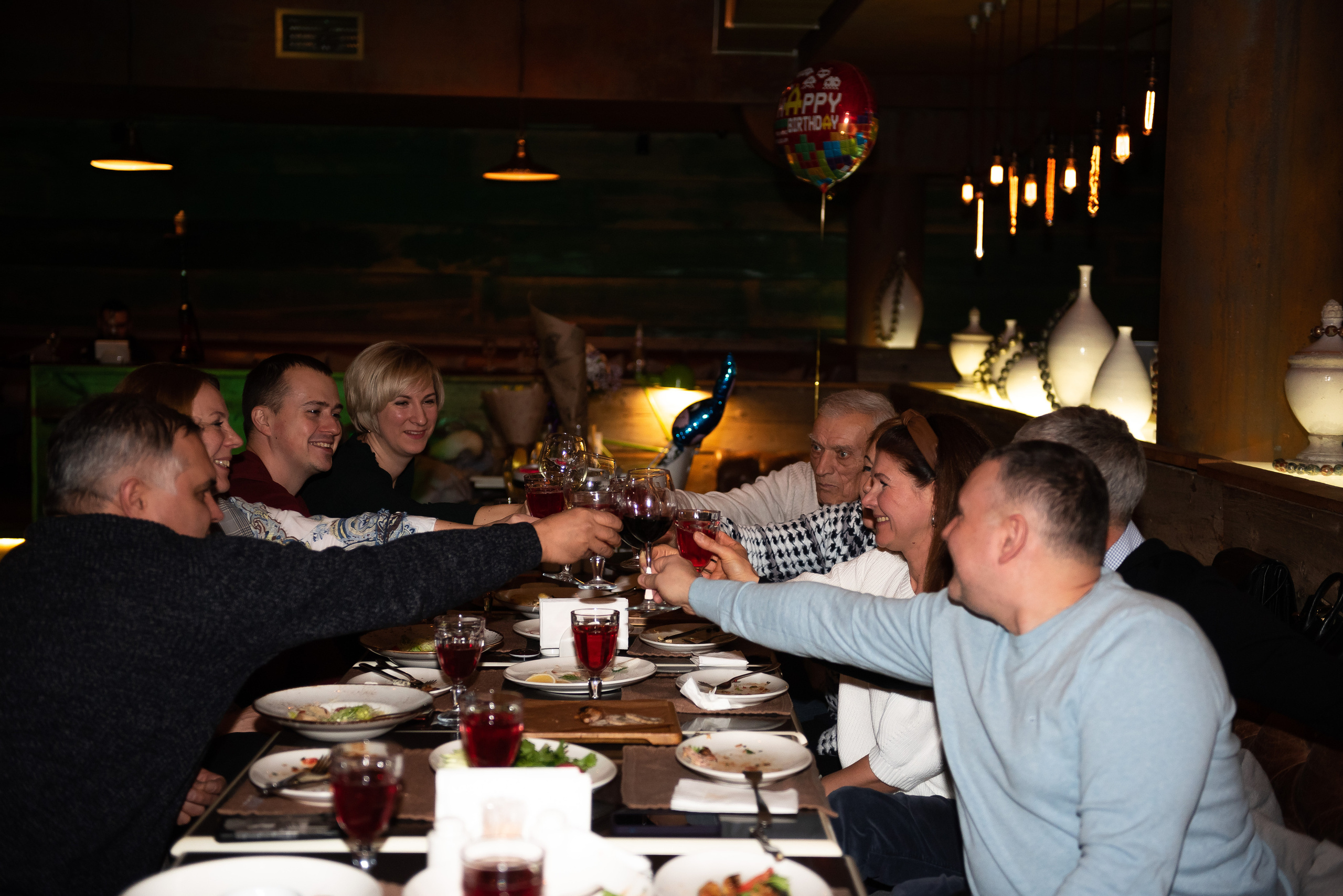 ДР Артёмки в ресторане. Репортажный фотограф в Москве Alena Sfotkaet