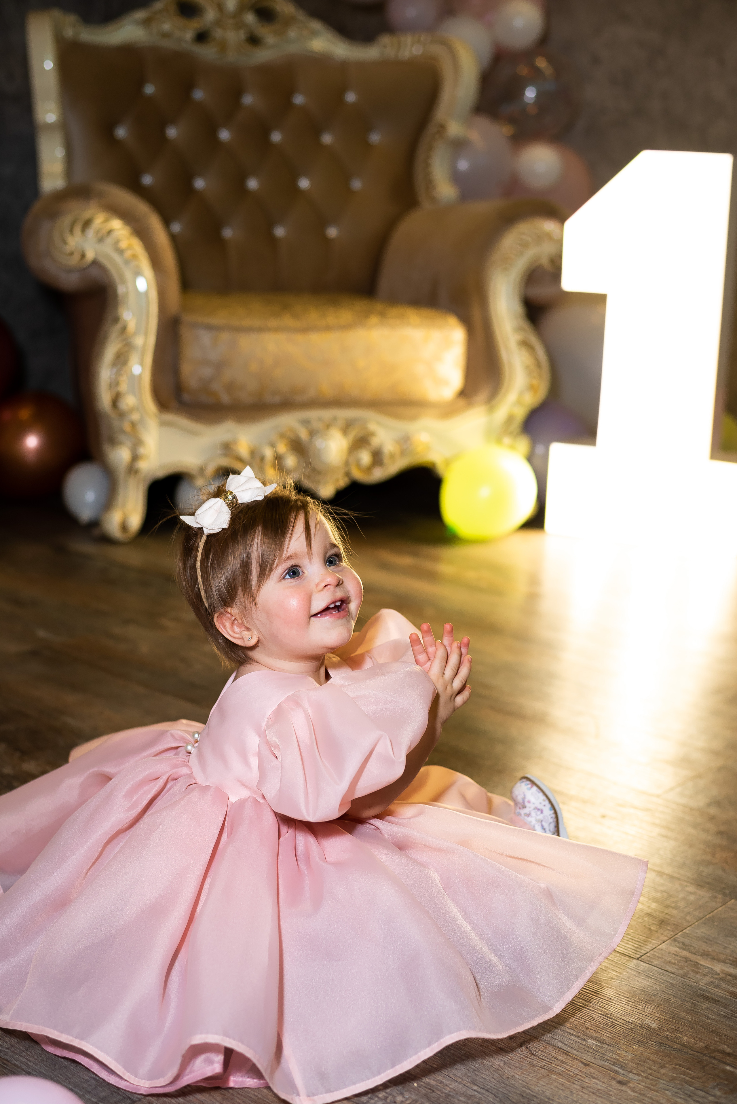 ДР Агаты в лофте. Репортажный фотограф в Москве Alena Sfotkaet