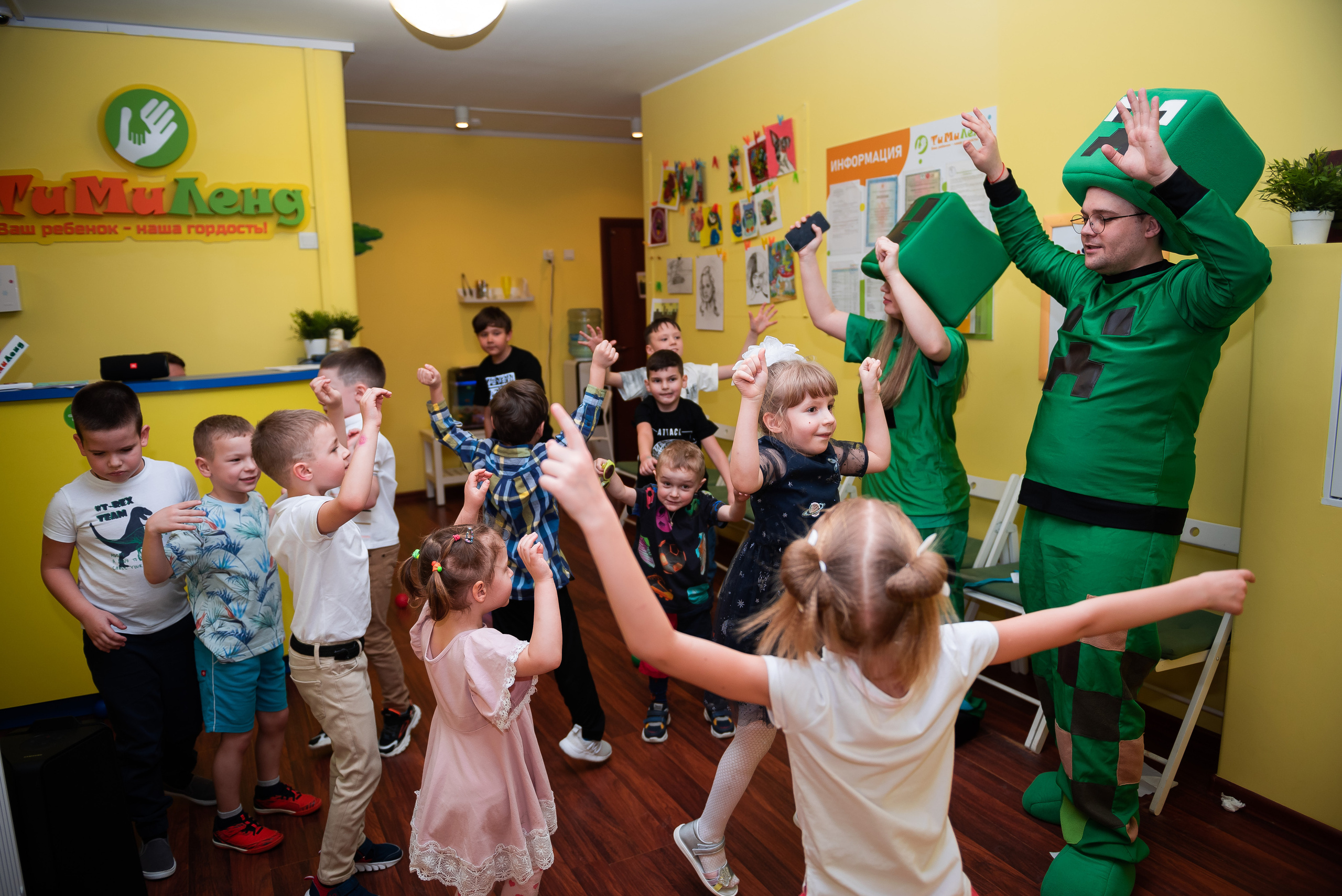 ДР Лёши в игровом центре. Репортажный фотограф в Москве Alena Sfotkaet