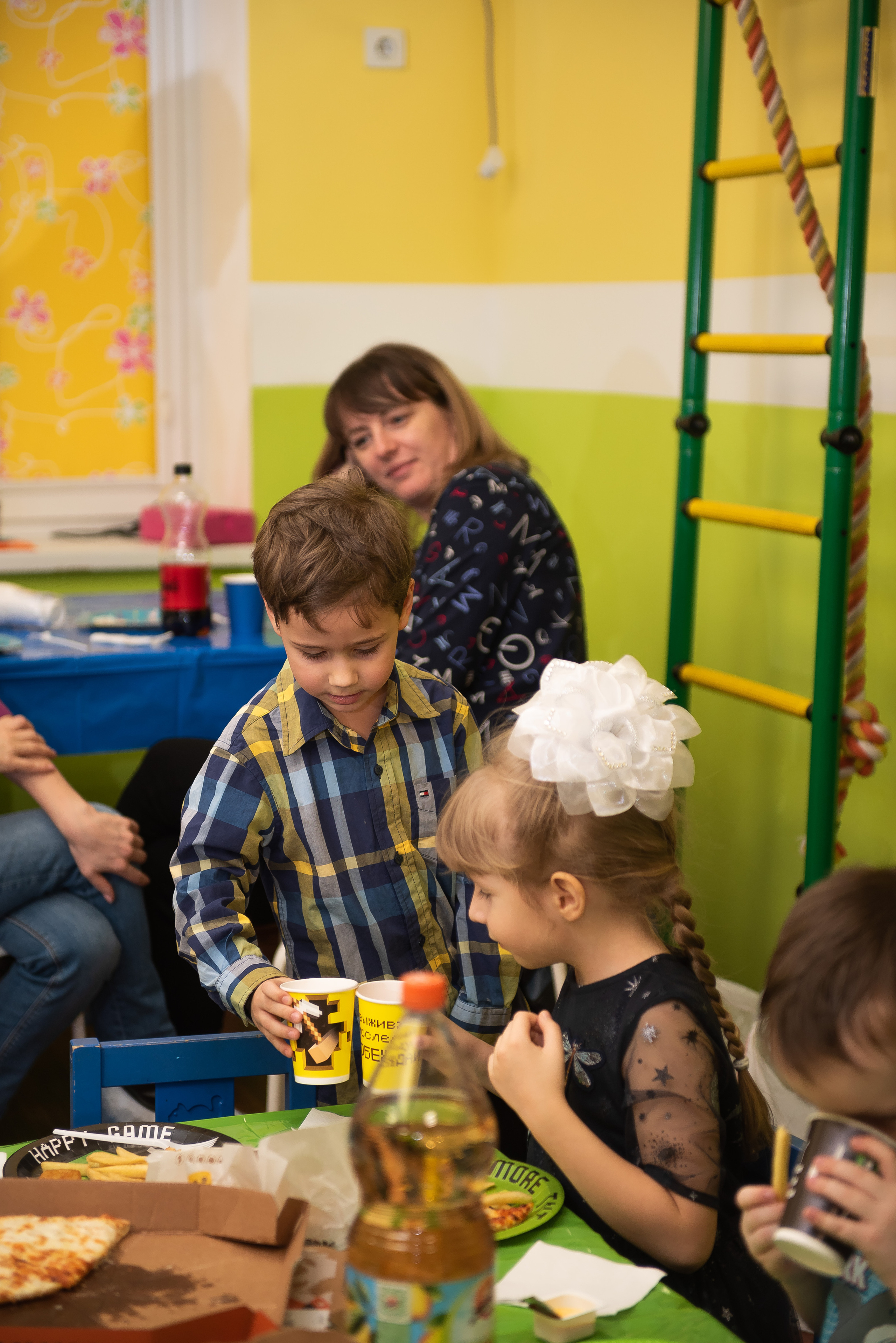 ДР Лёши в игровом центре. Репортажный фотограф в Москве Alena Sfotkaet