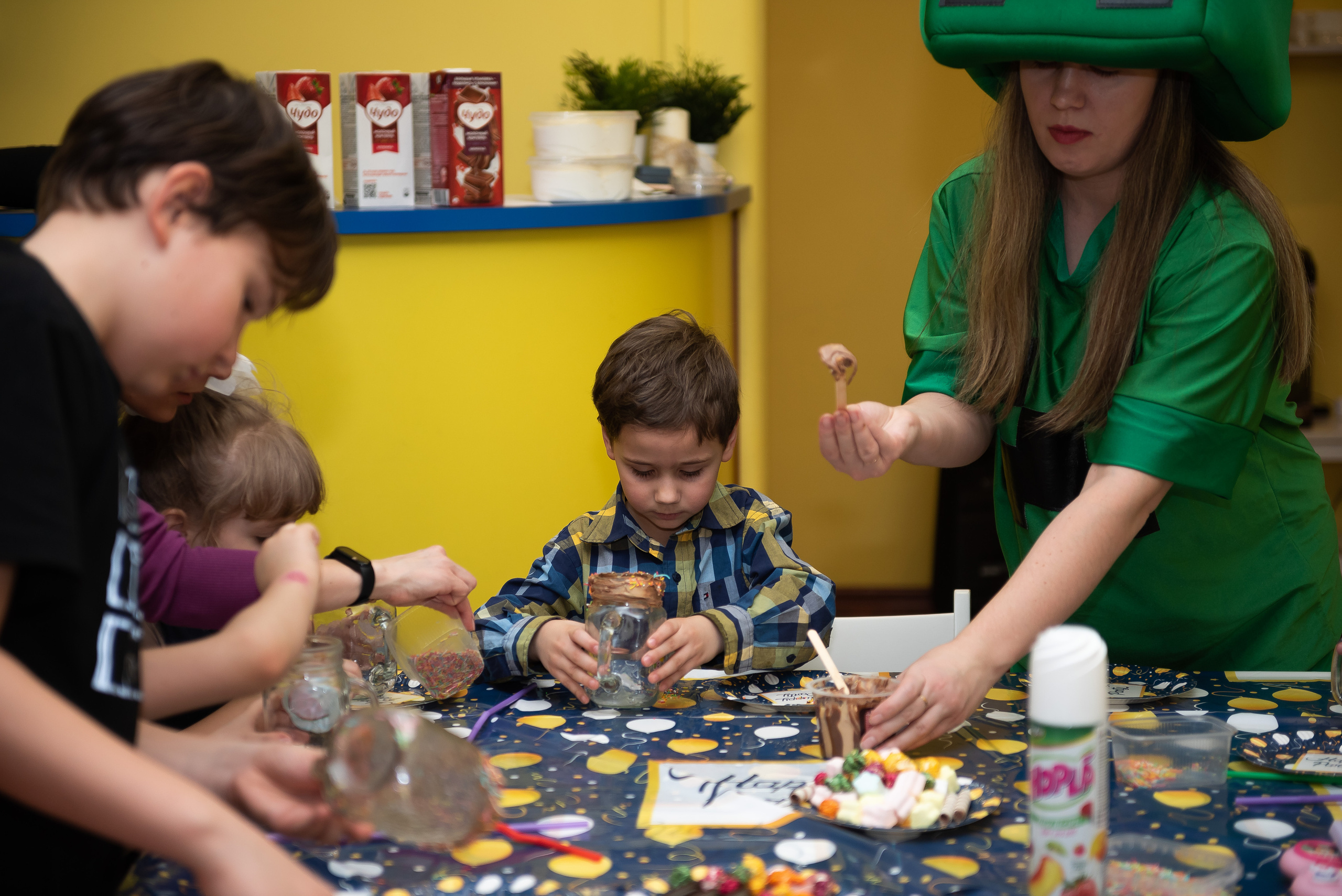 ДР Лёши в игровом центре. Репортажный фотограф в Москве Alena Sfotkaet