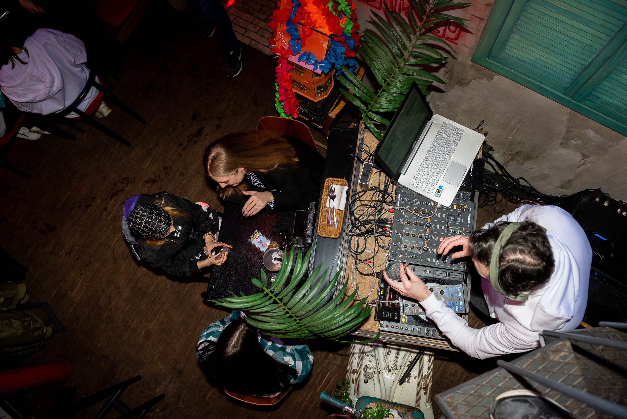 Один вечер трёх баров Москвы. Репортажный фотограф в Москве Alena Sfotkaet