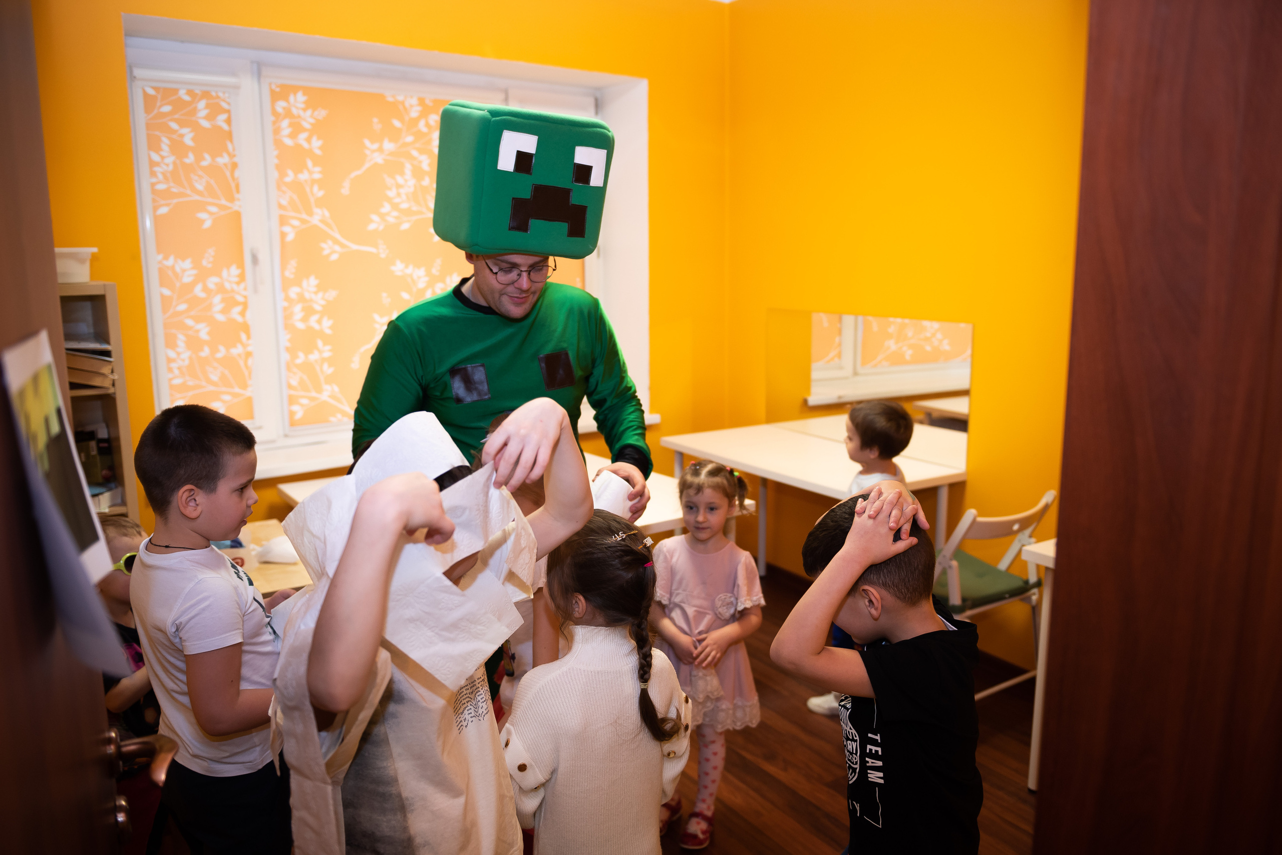 ДР Лёши в игровом центре. Репортажный фотограф в Москве Alena Sfotkaet