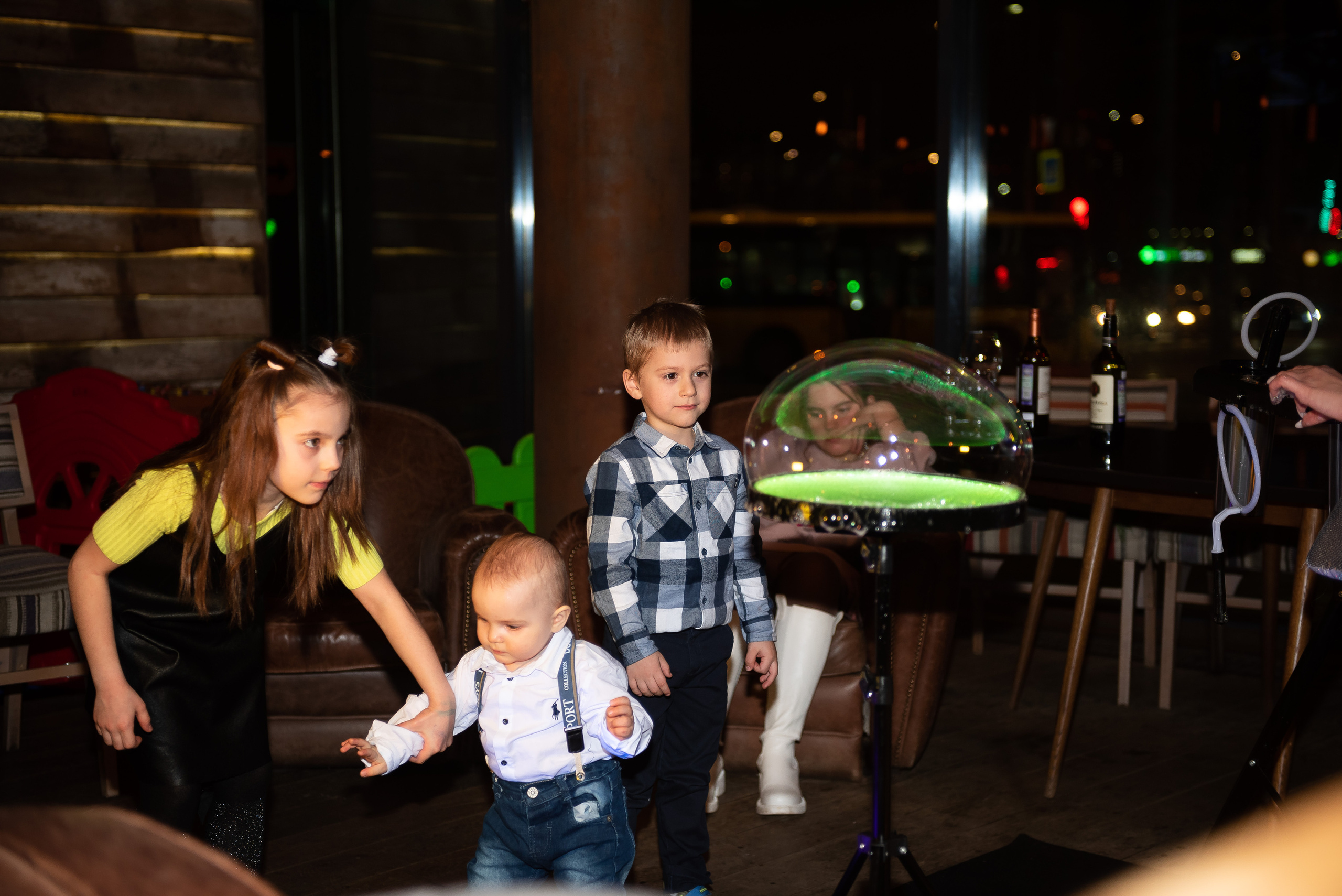 ДР Артёмки в ресторане. Репортажный фотограф в Москве Alena Sfotkaet