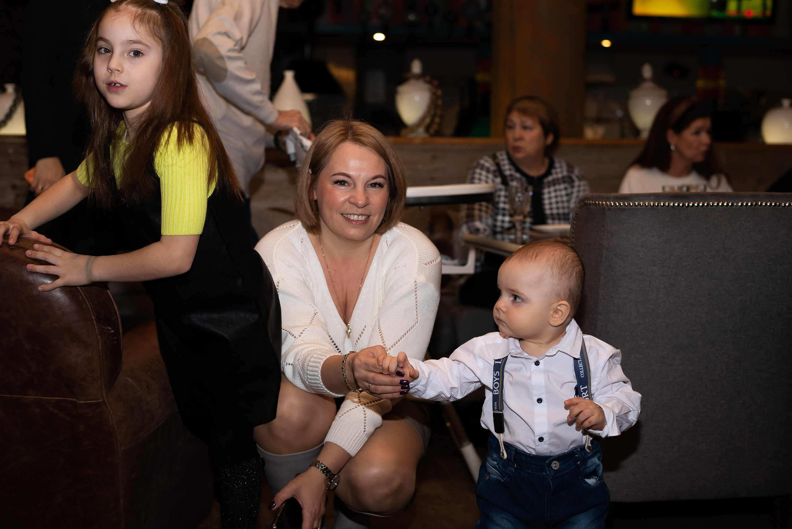 ДР Артёмки в ресторане. Репортажный фотограф в Москве Alena Sfotkaet