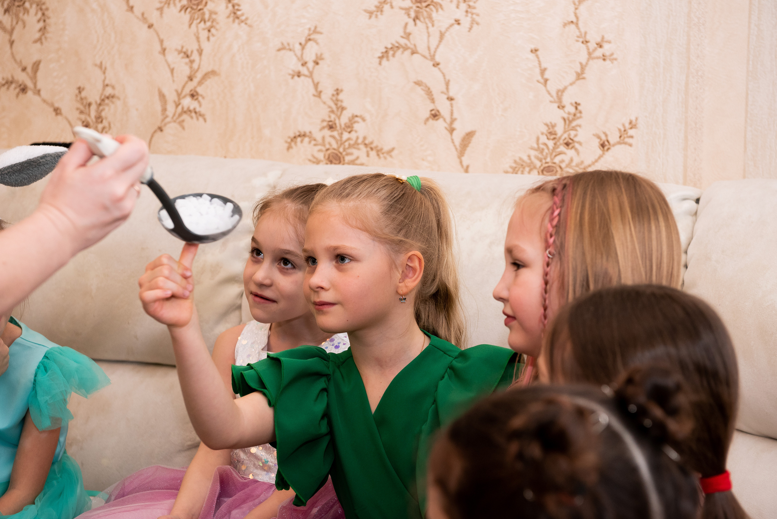 ДР Катюши дома. Репортажный фотограф в Москве Alena Sfotkaet