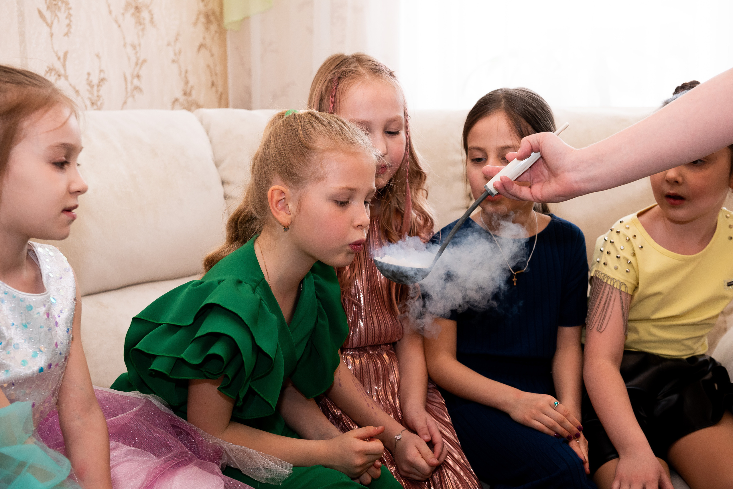 ДР Катюши дома. Репортажный фотограф в Москве Alena Sfotkaet