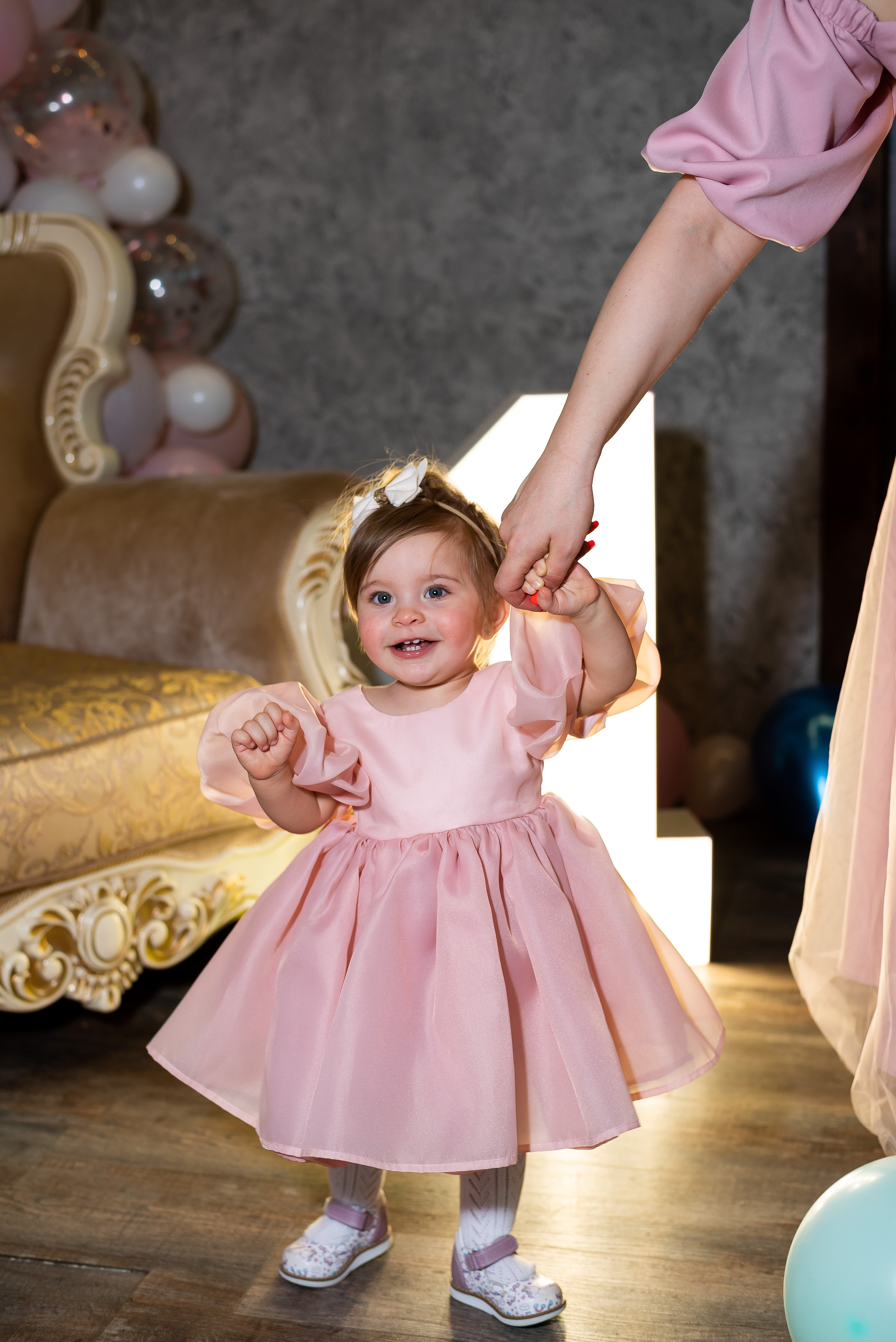 ДР Агаты в лофте. Репортажный фотограф в Москве Alena Sfotkaet