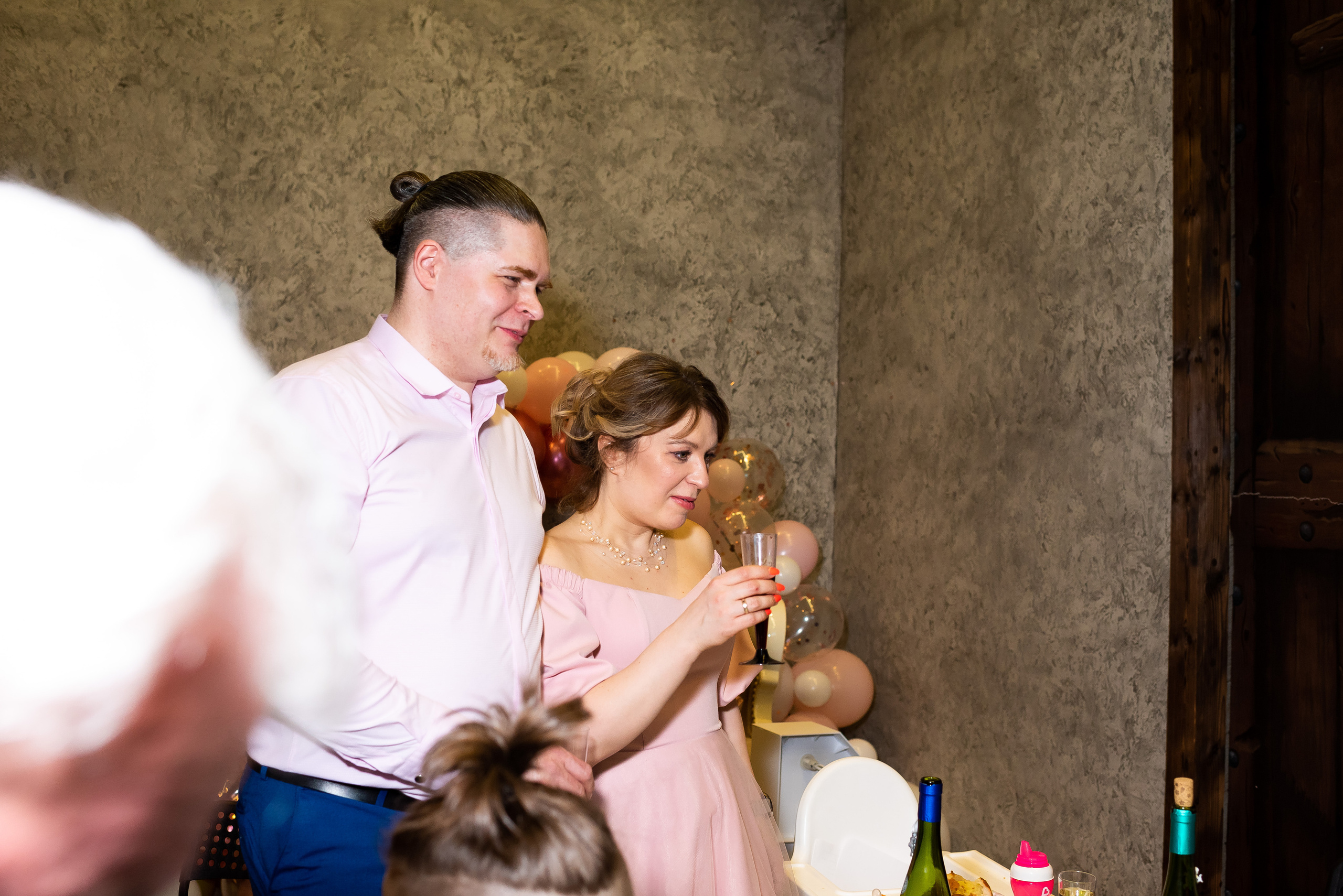 ДР Агаты в лофте. Репортажный фотограф в Москве Alena Sfotkaet