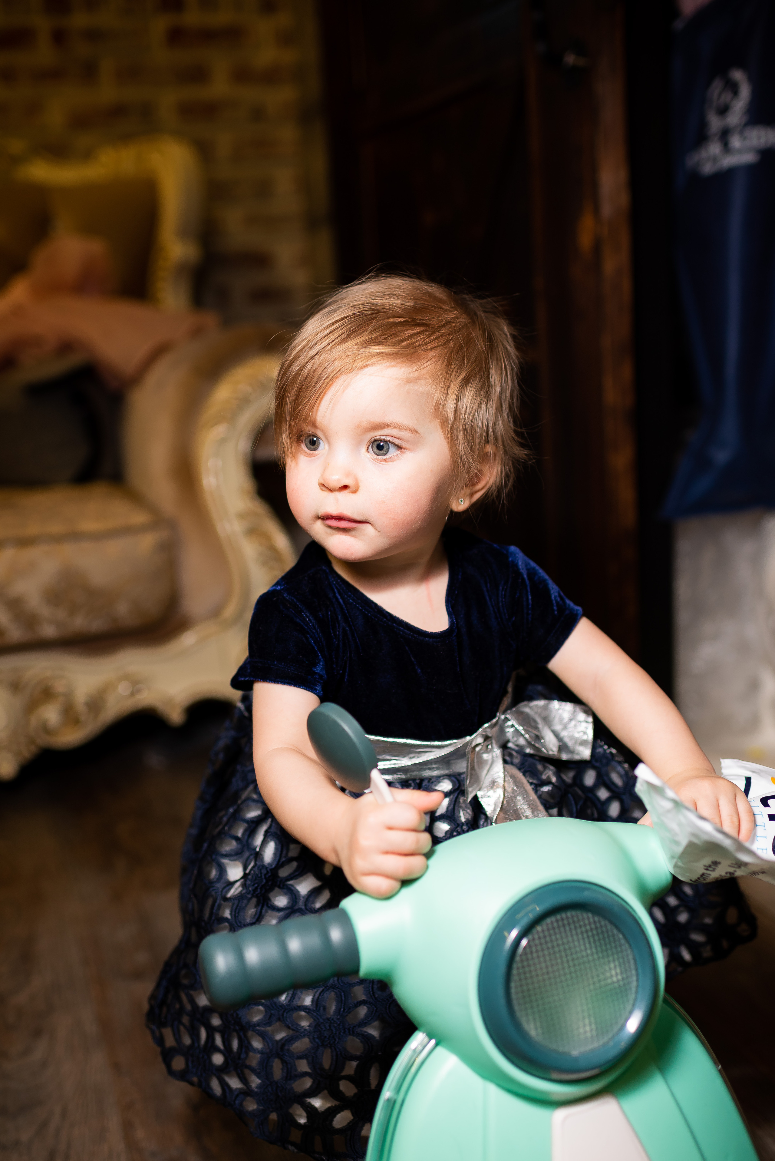 ДР Агаты в лофте. Репортажный фотограф в Москве Alena Sfotkaet