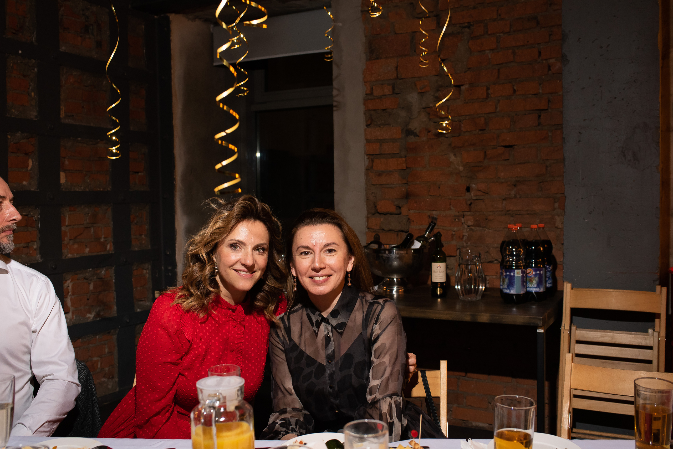 ДР Полины в лофте. Репортажный фотограф в Москве Alena Sfotkaet