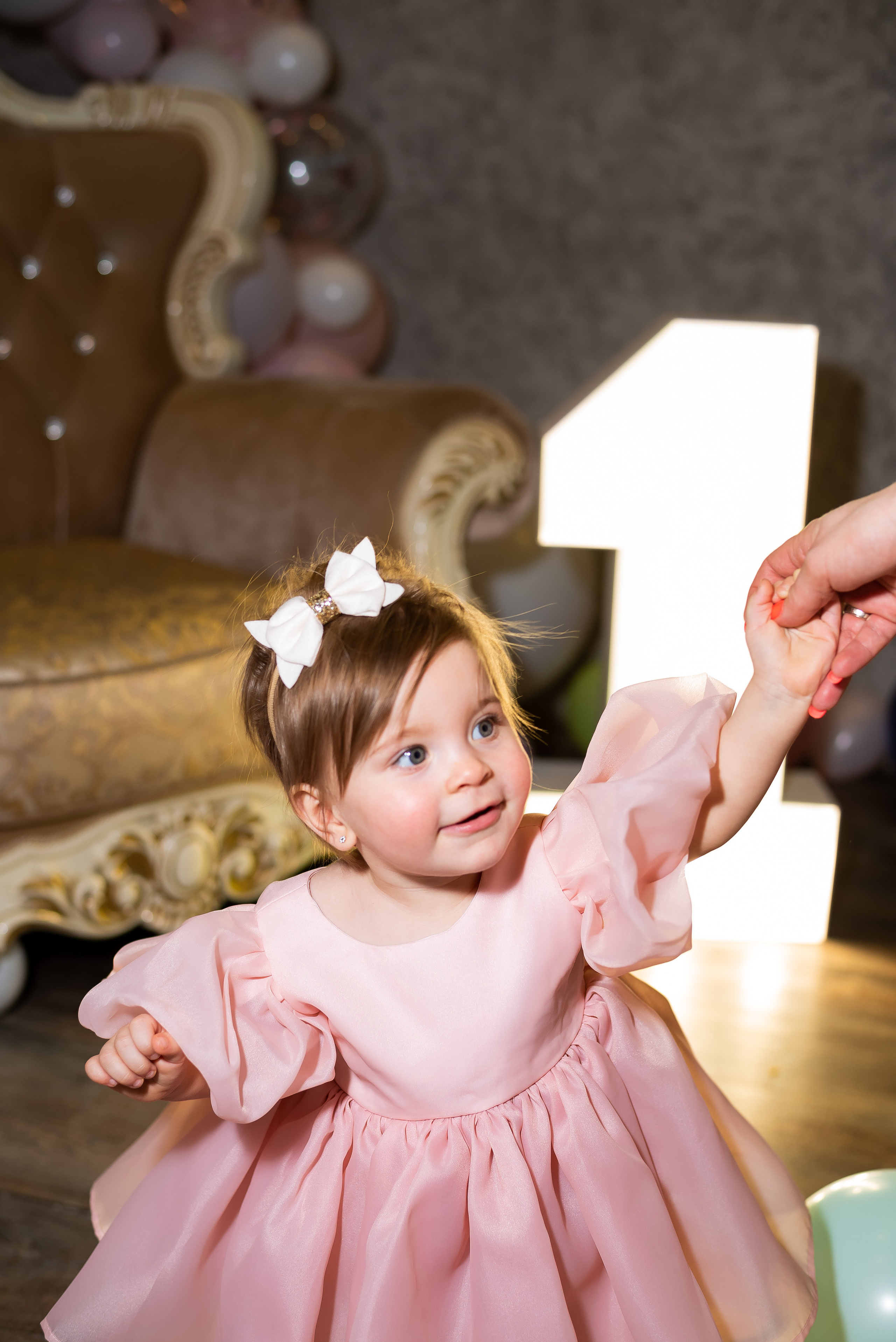 ДР Агаты в лофте. Репортажный фотограф в Москве Alena Sfotkaet