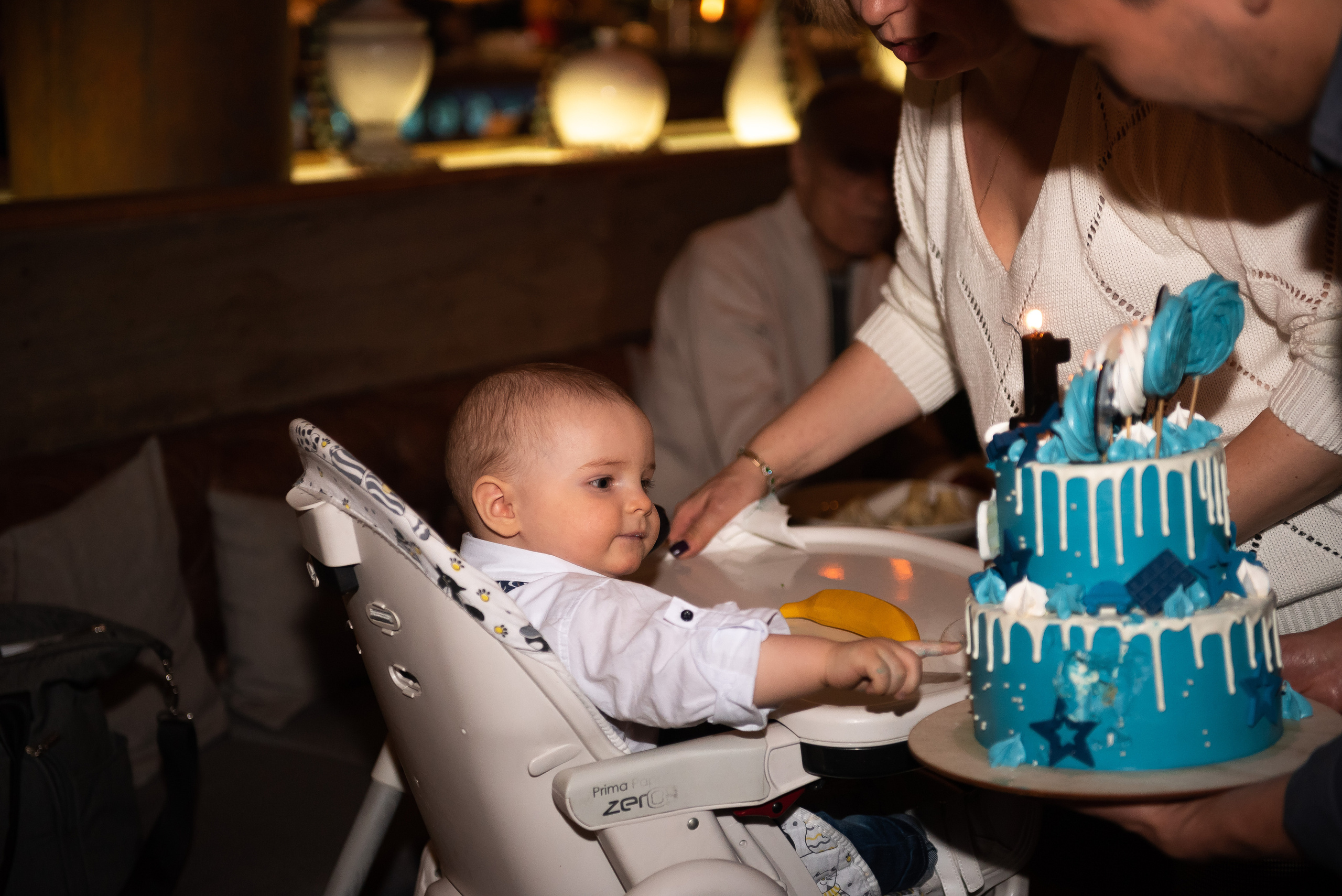 ДР Артёмки в ресторане. Репортажный фотограф в Москве Alena Sfotkaet