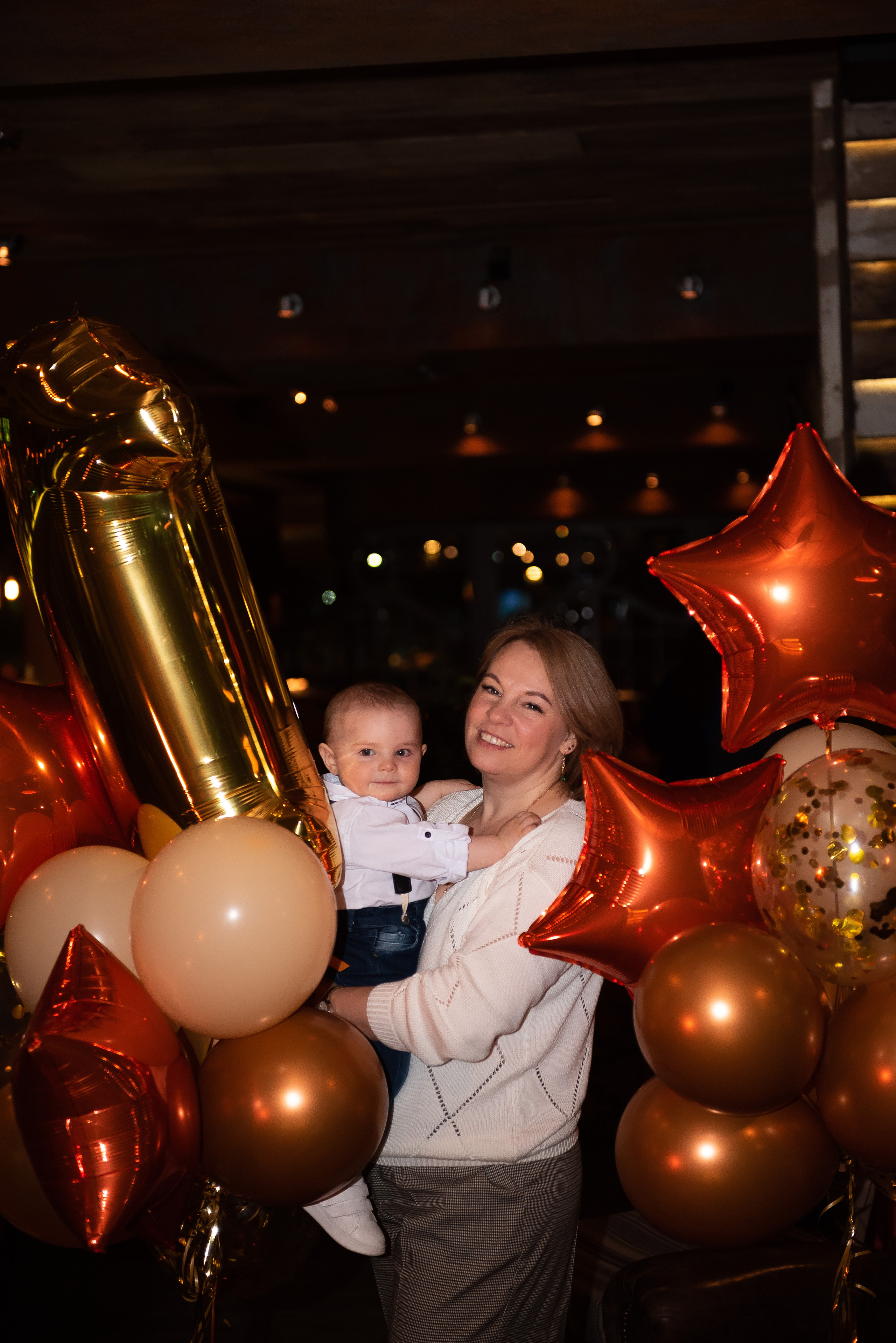 ДР Артёмки в ресторане. Репортажный фотограф в Москве Alena Sfotkaet