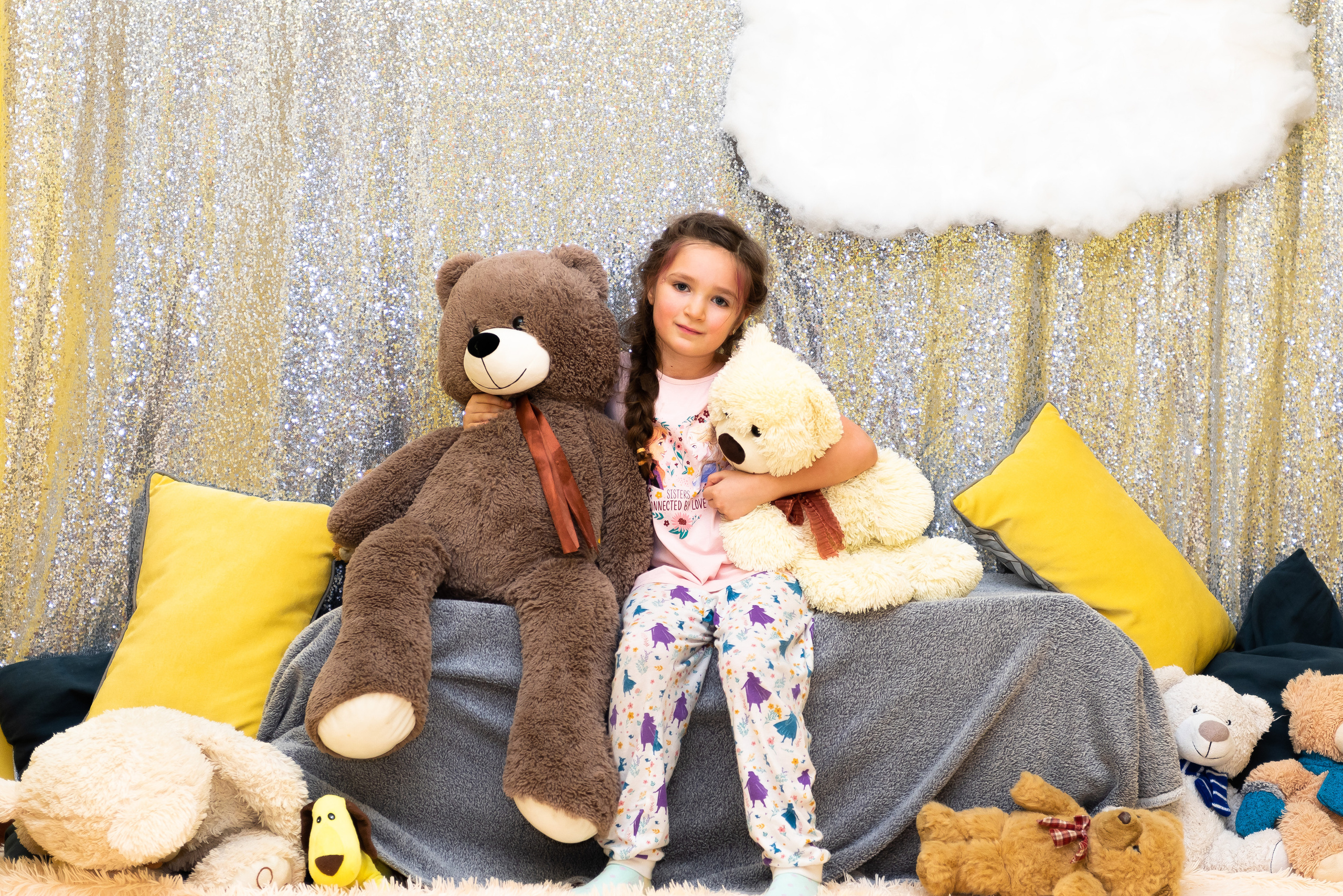 Пижамная вечеринка в игровом центре. Репортажный фотограф в Москве Alena Sfotkaet