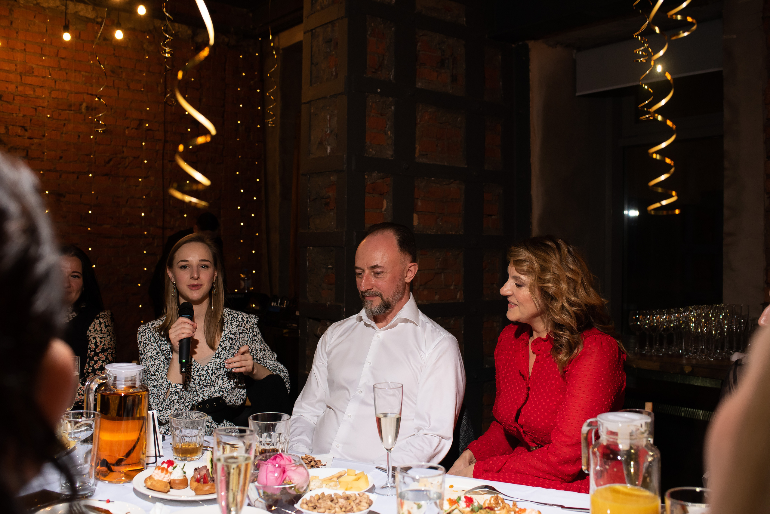 ДР Полины в лофте. Репортажный фотограф в Москве Alena Sfotkaet