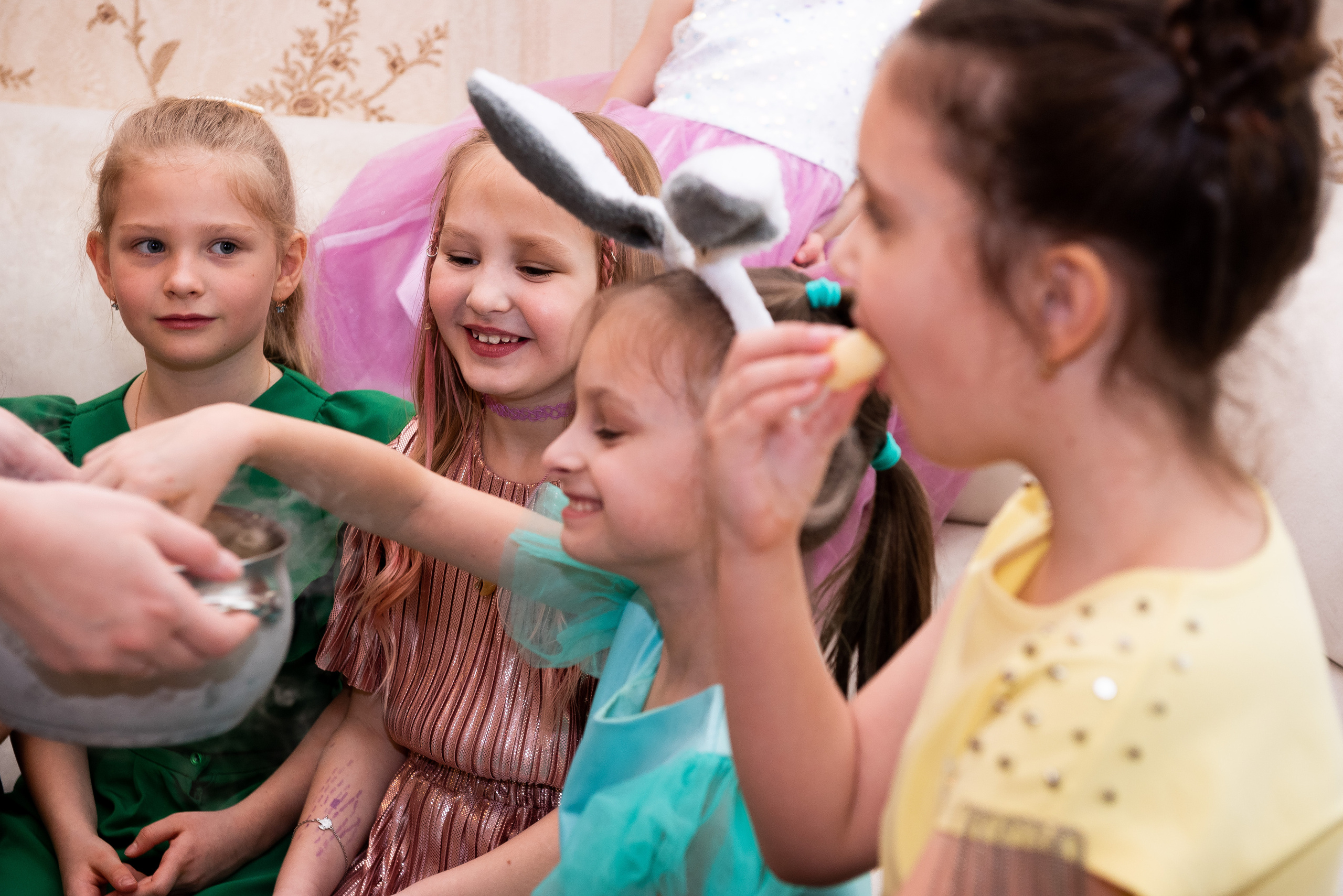 ДР Катюши дома. Репортажный фотограф в Москве Alena Sfotkaet