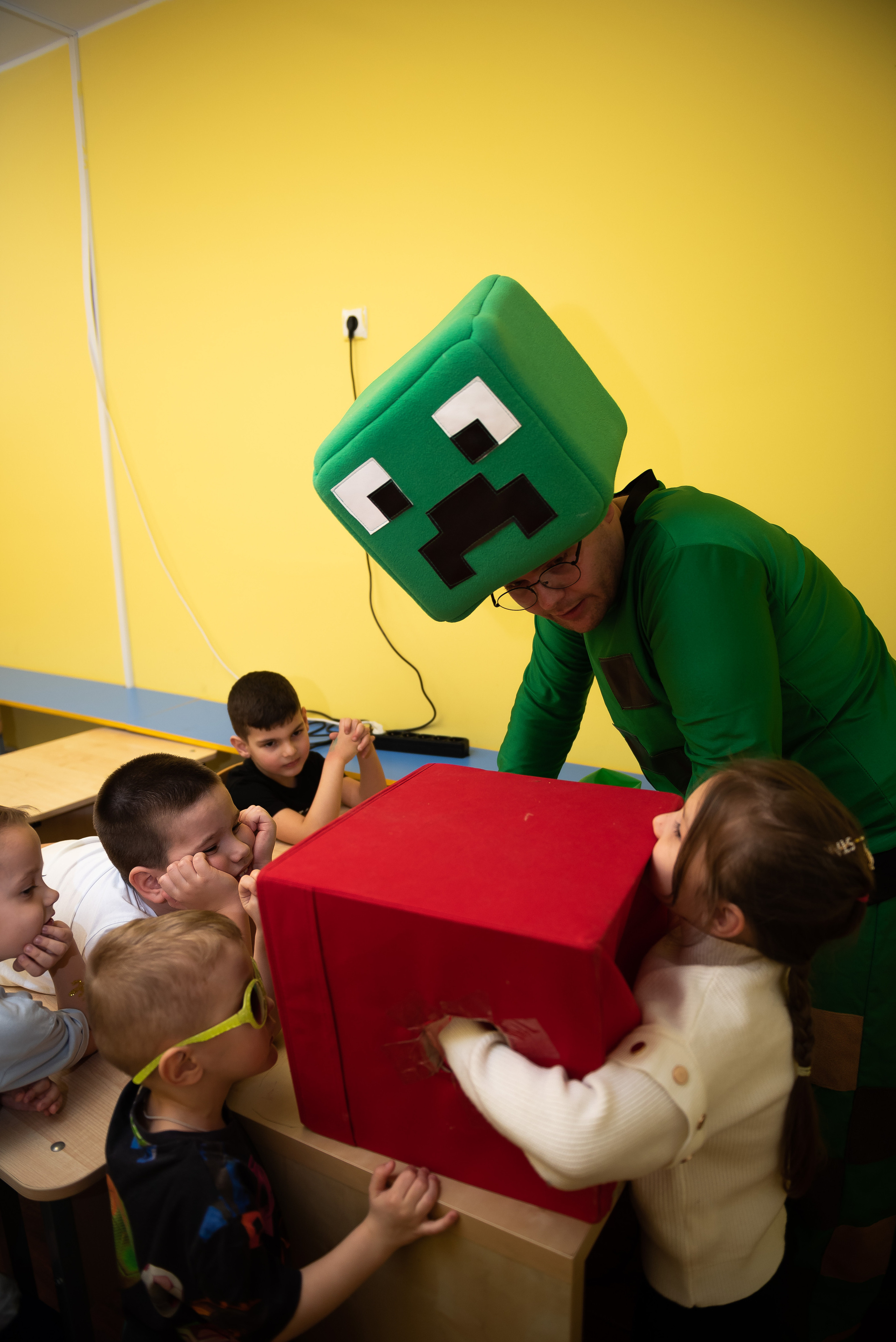 ДР Лёши в игровом центре. Репортажный фотограф в Москве Alena Sfotkaet