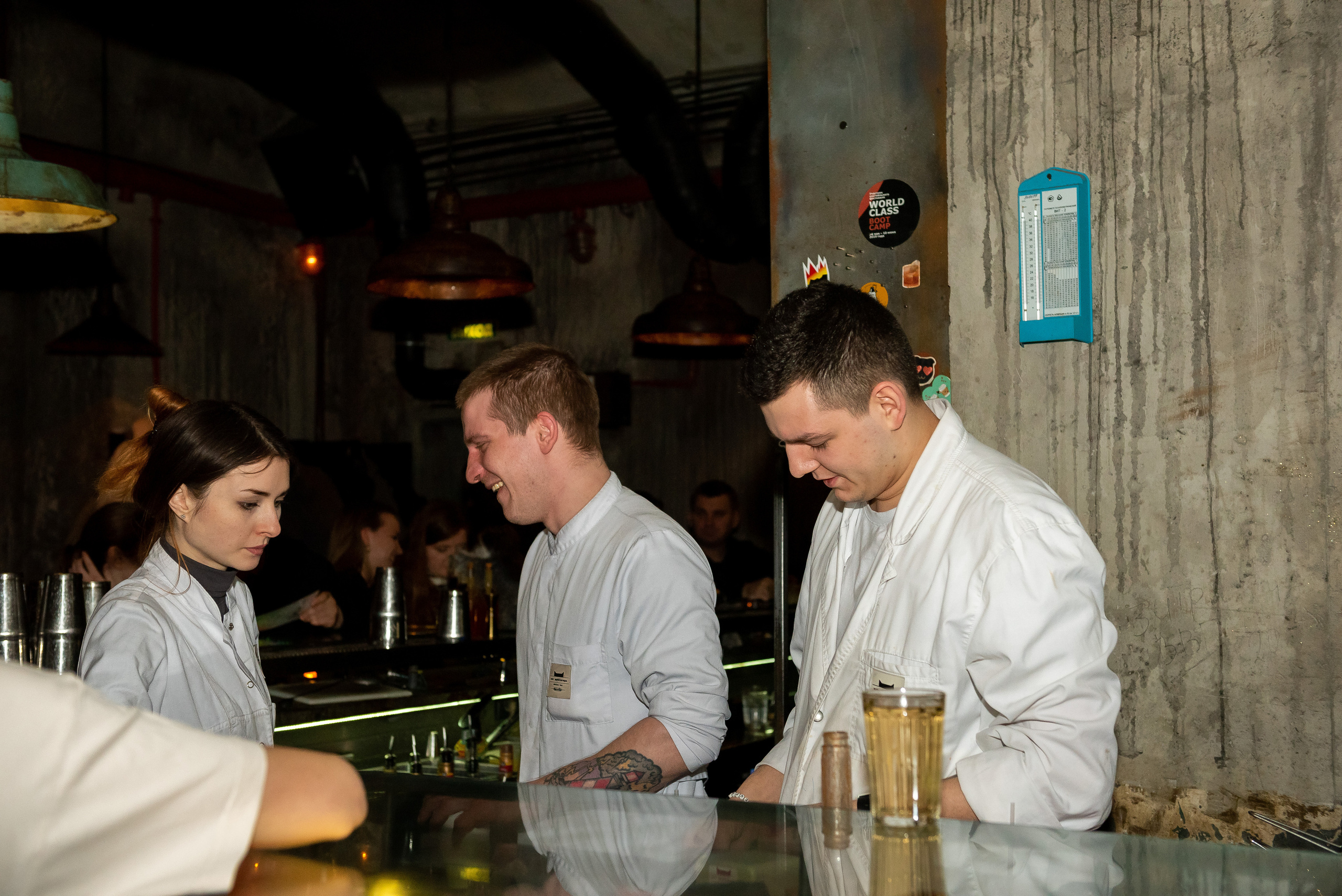 Один вечер трёх баров Москвы. Репортажный фотограф в Москве Alena Sfotkaet