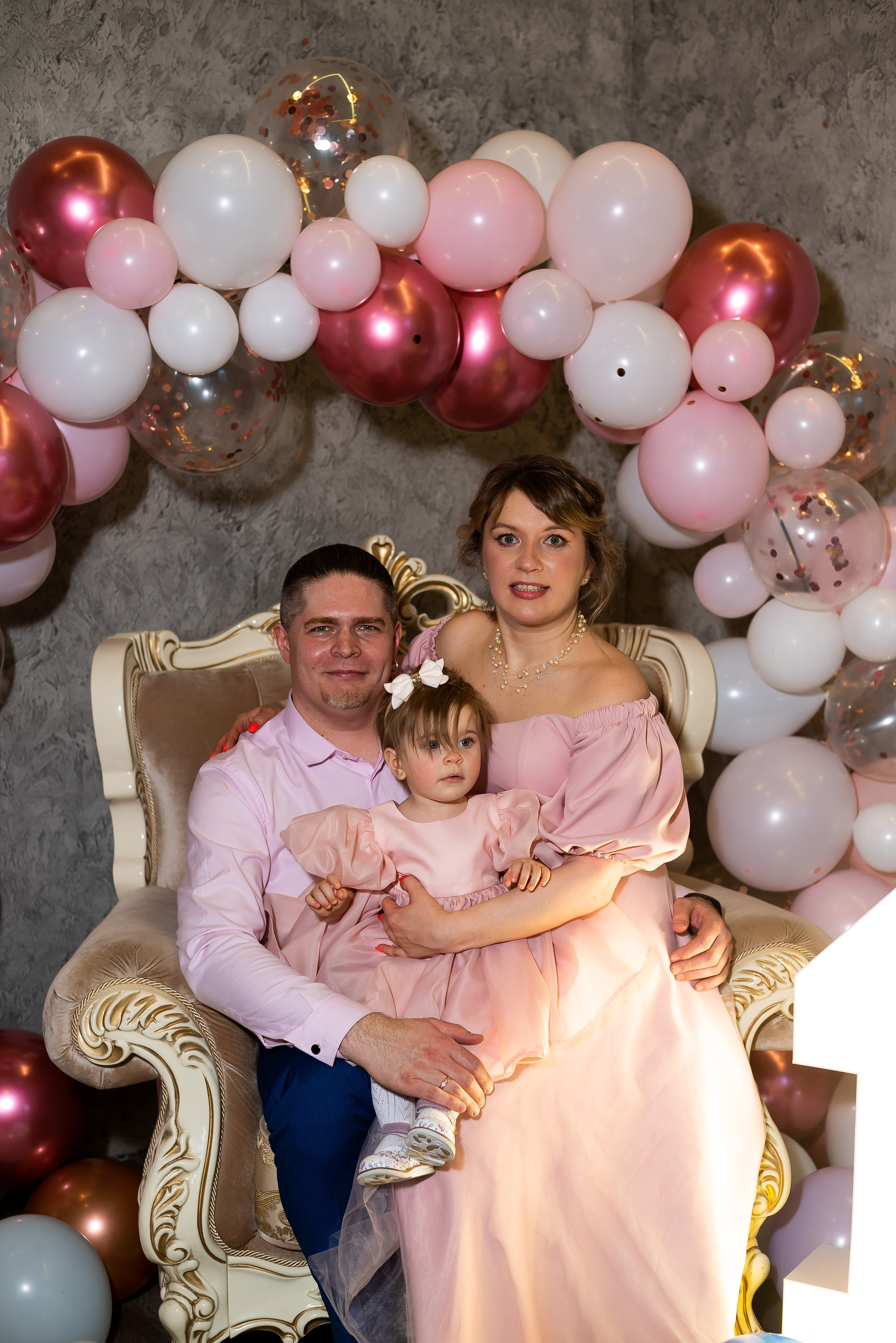 ДР Агаты в лофте. Репортажный фотограф в Москве Alena Sfotkaet