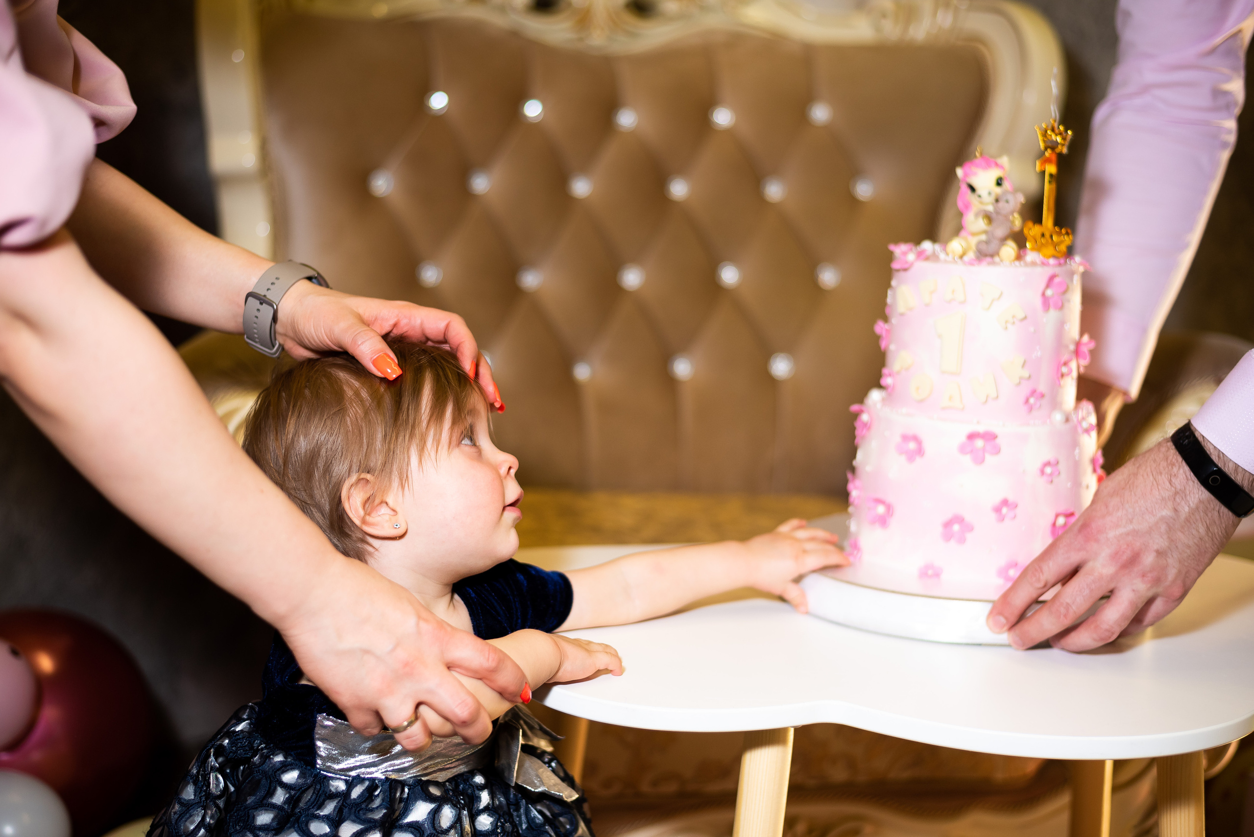 ДР Агаты в лофте. Репортажный фотограф в Москве Alena Sfotkaet