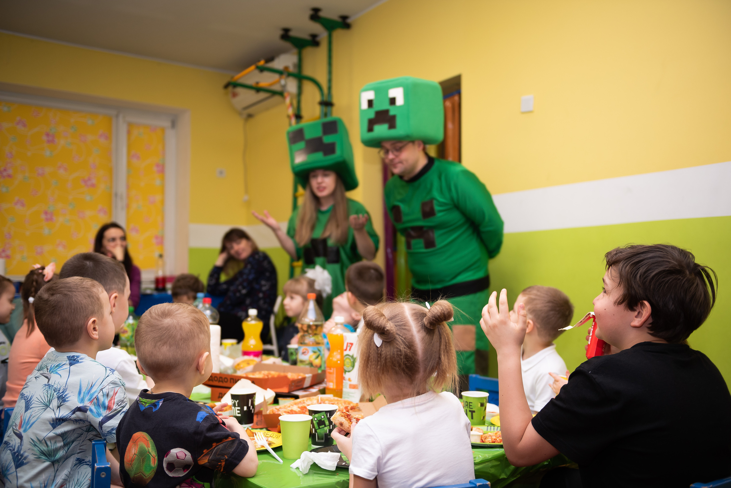 ДР Лёши в игровом центре. Репортажный фотограф в Москве Alena Sfotkaet