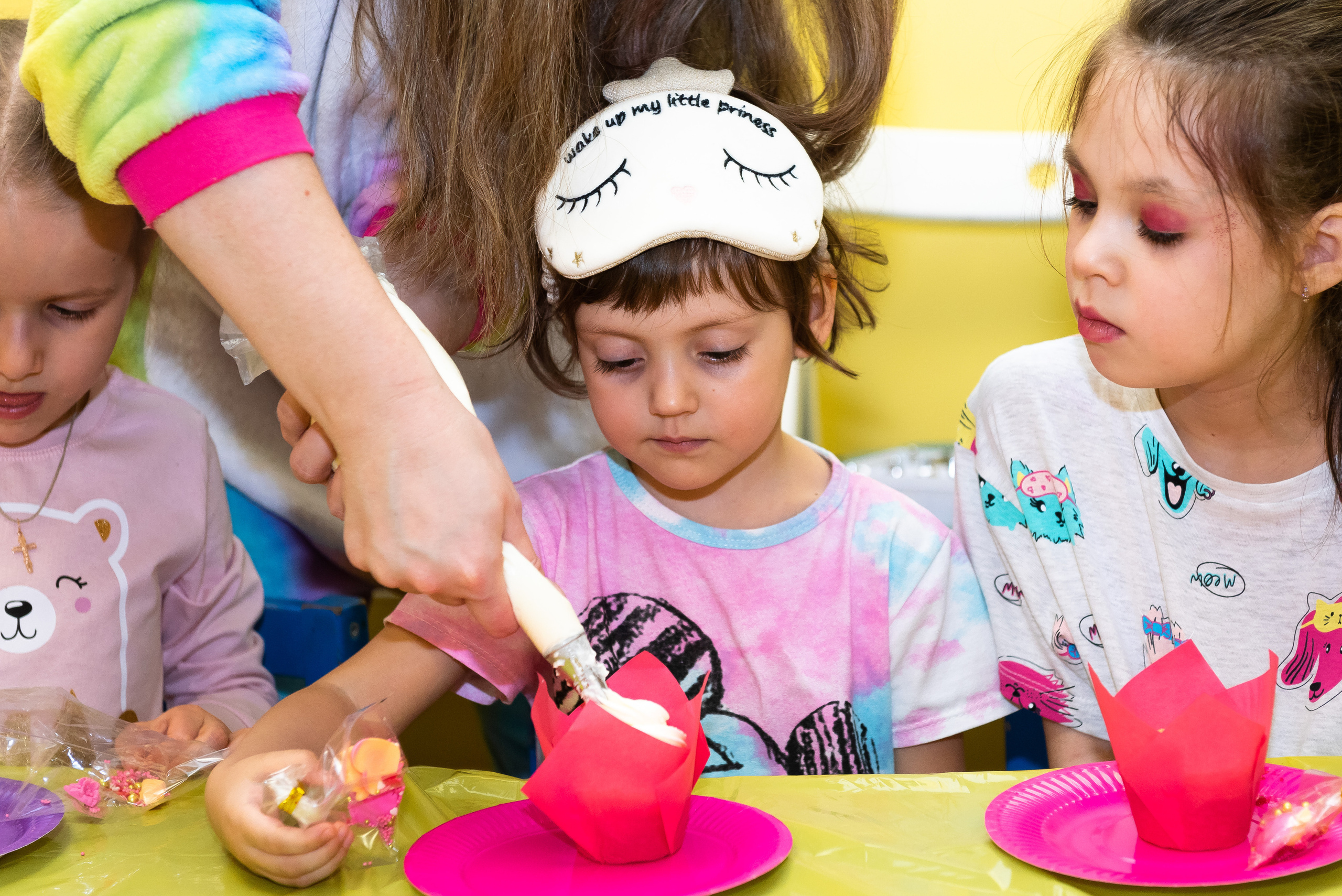 Пижамная вечеринка в игровом центре. Репортажный фотограф в Москве Alena Sfotkaet