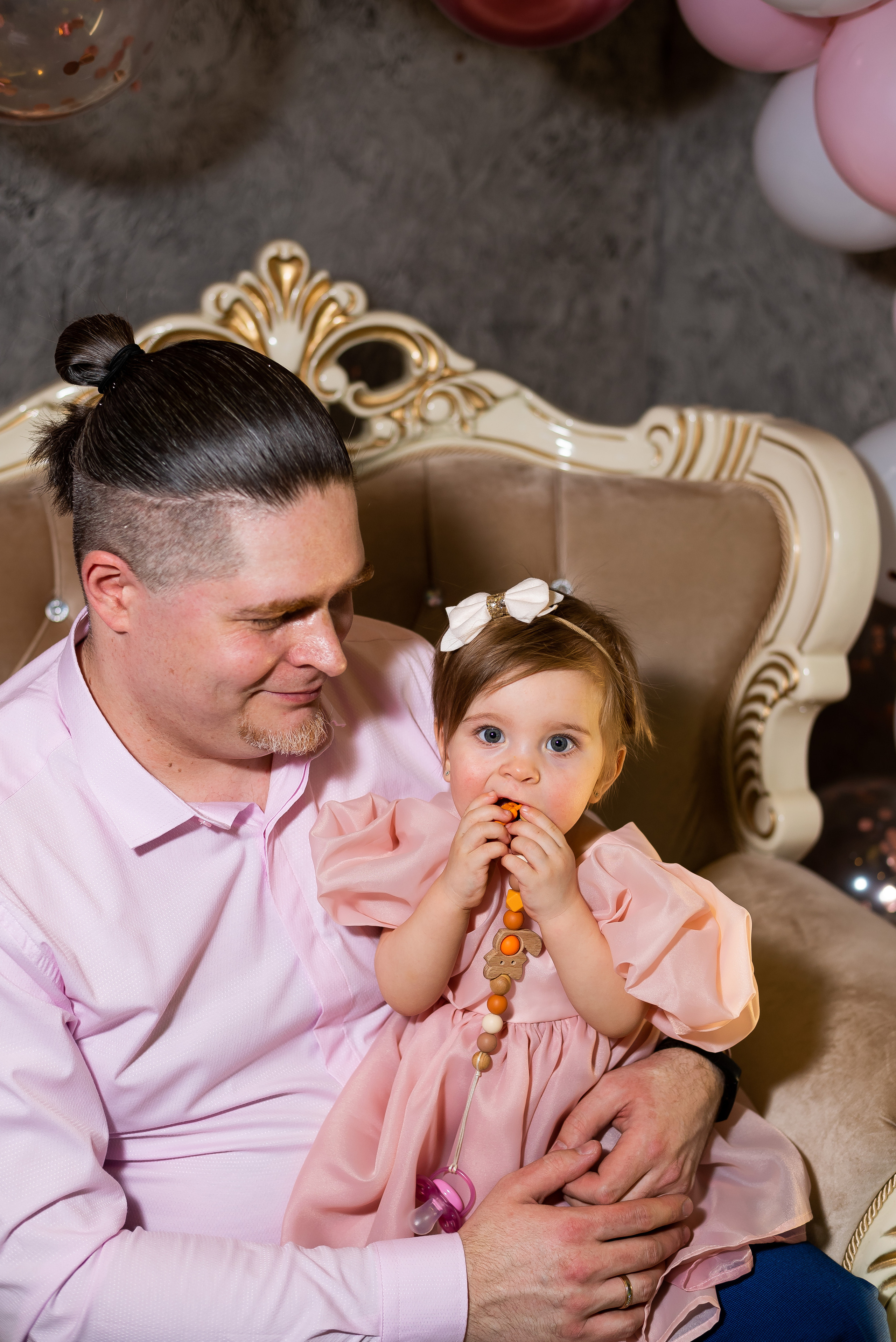 ДР Агаты в лофте. Репортажный фотограф в Москве Alena Sfotkaet