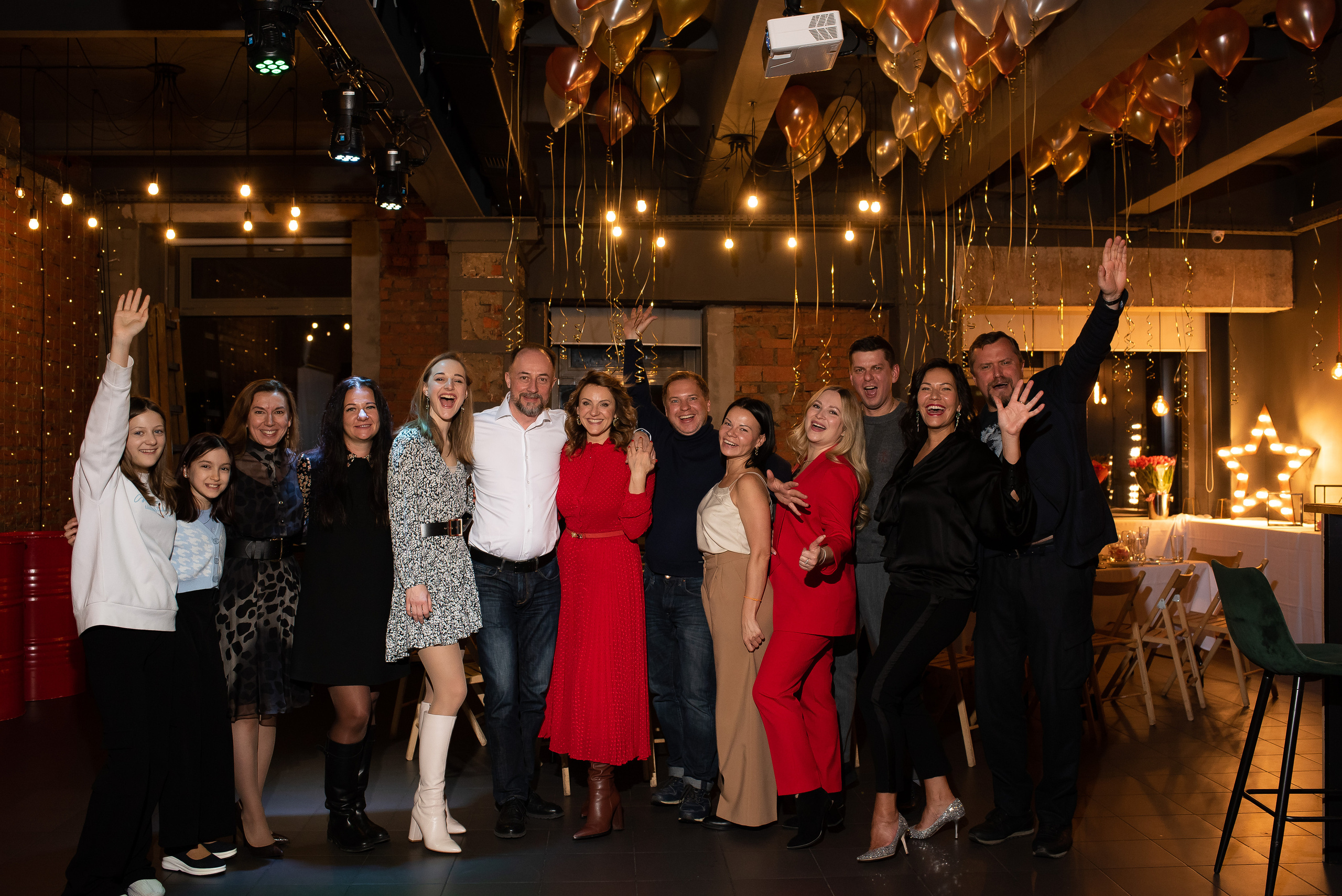 ДР Полины в лофте. Репортажный фотограф в Москве Alena Sfotkaet