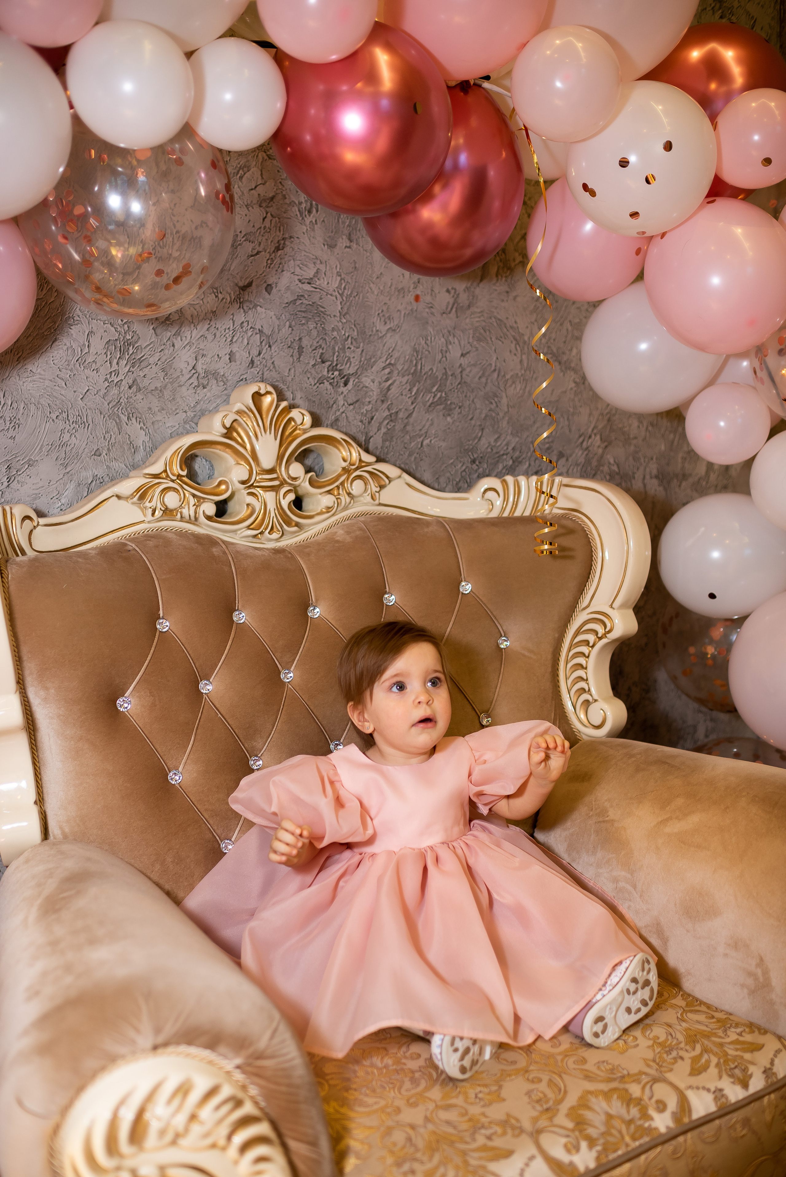 ДР Агаты в лофте. Репортажный фотограф в Москве Alena Sfotkaet