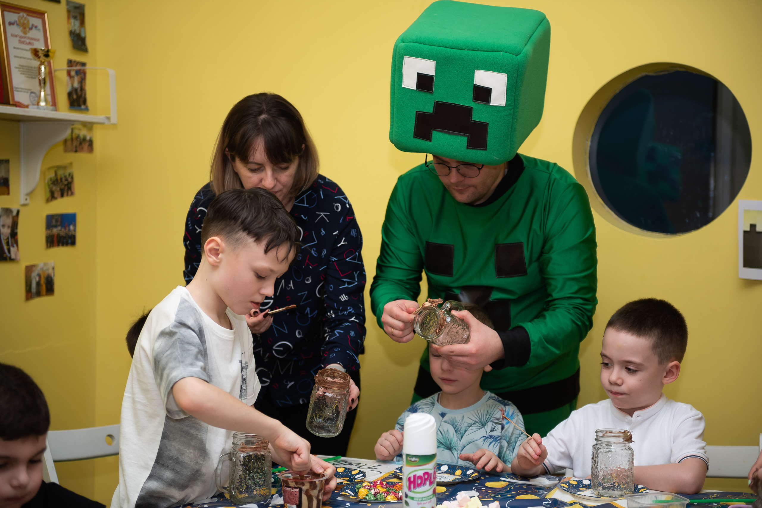 ДР Лёши в игровом центре. Репортажный фотограф в Москве Alena Sfotkaet