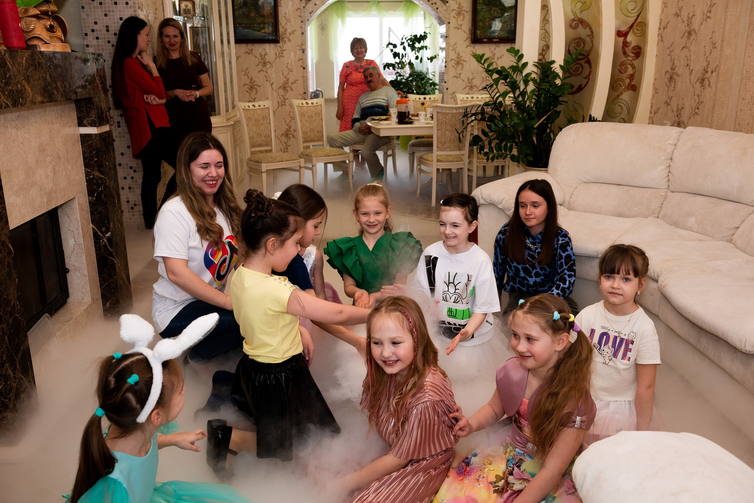 ДР Катюши дома. Репортажный фотограф в Москве Alena Sfotkaet