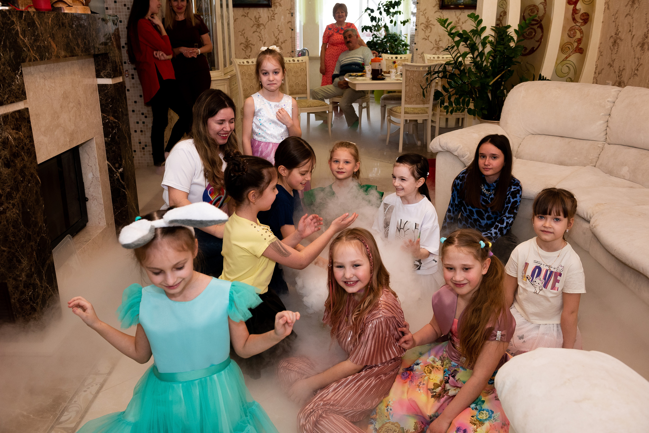 ДР Катюши дома. Репортажный фотограф в Москве Alena Sfotkaet