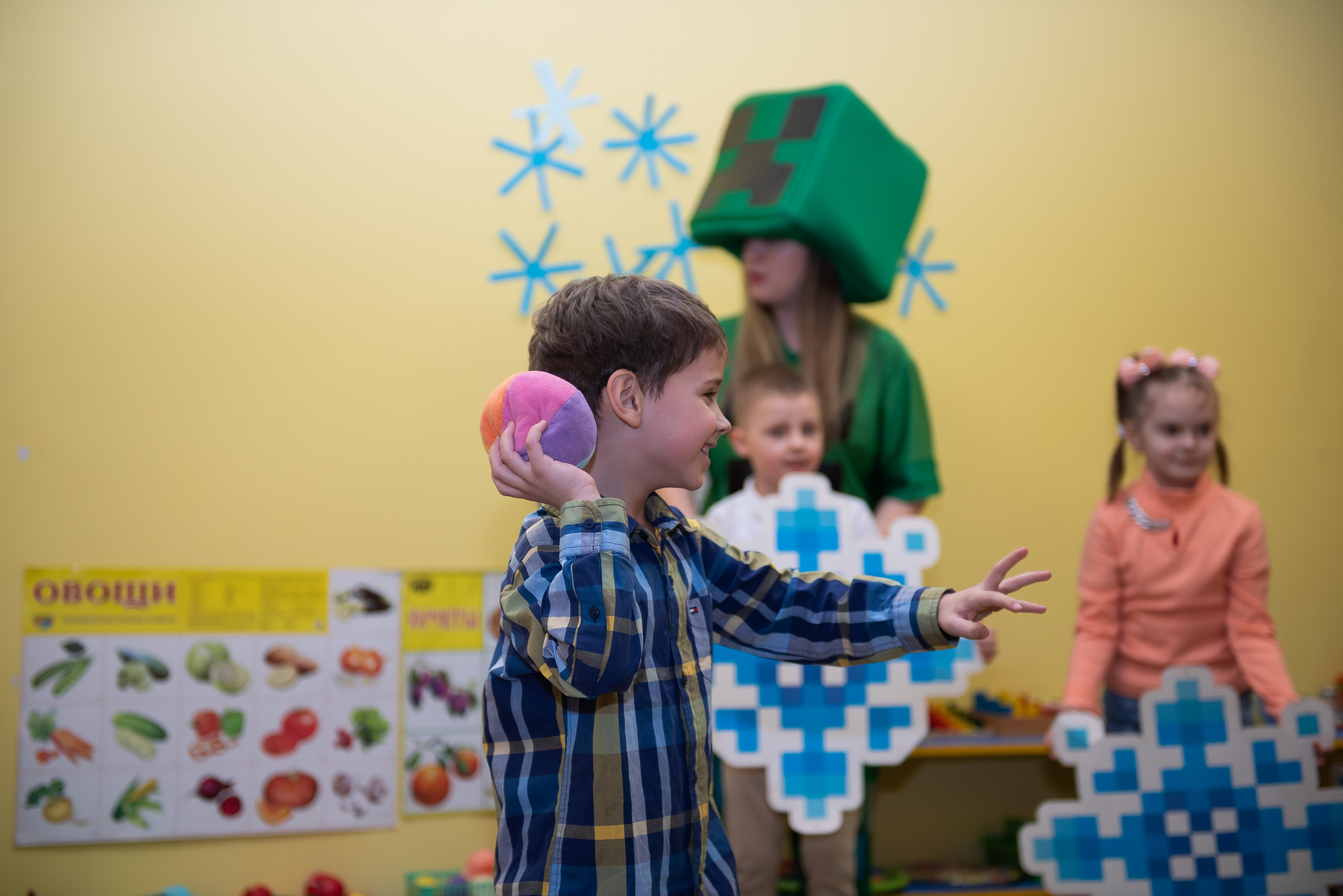 ДР Лёши в игровом центре. Репортажный фотограф в Москве Alena Sfotkaet