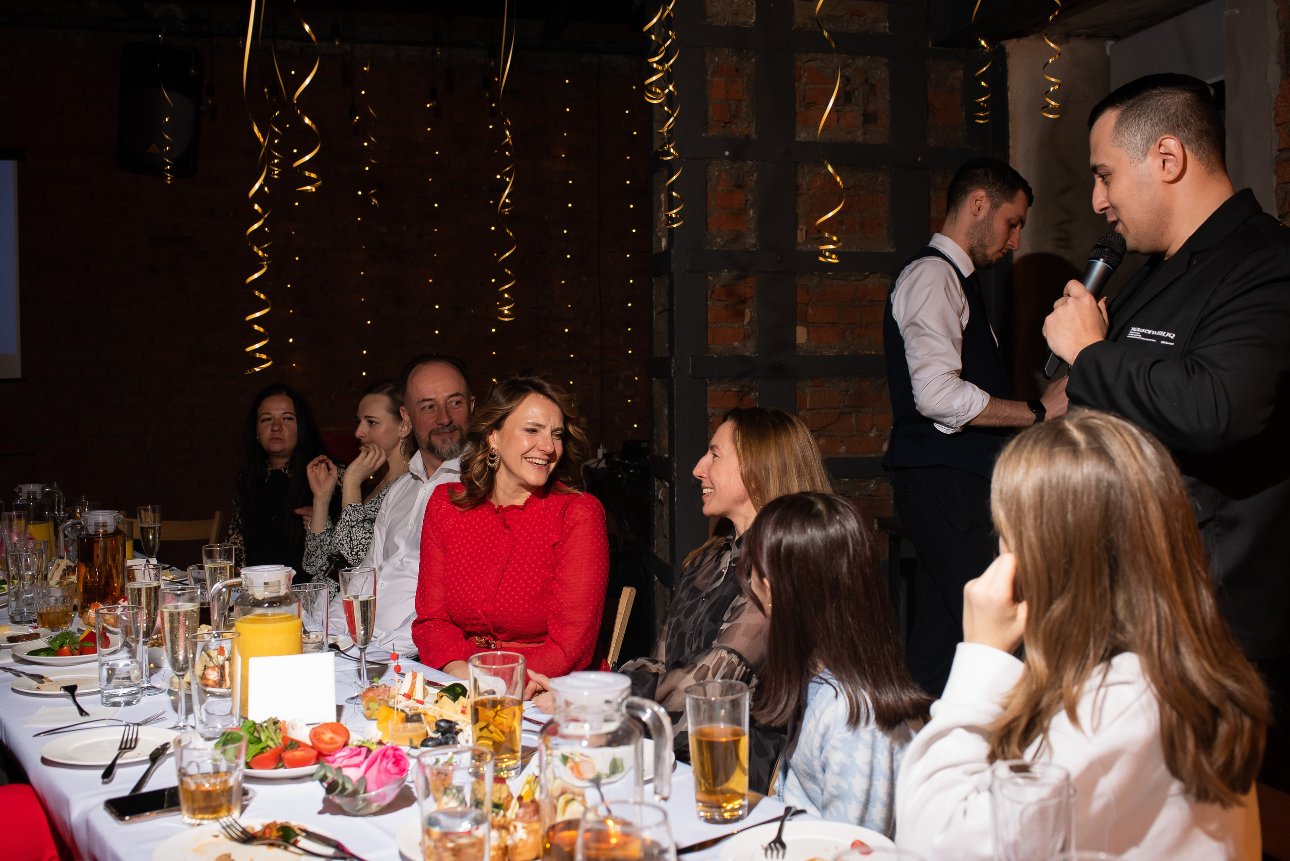 ДР Полины в лофте. Репортажный фотограф в Москве Alena Sfotkaet