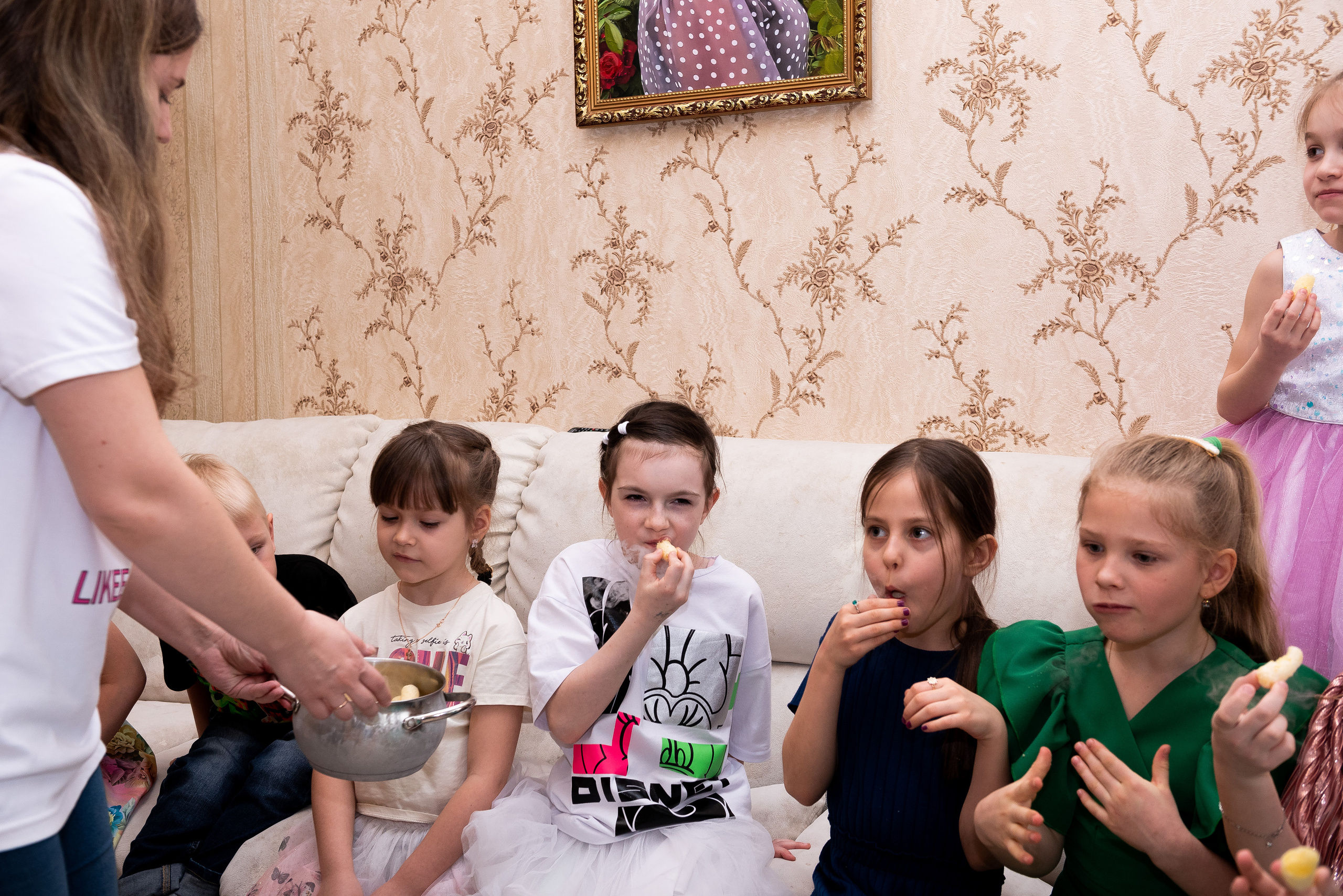 ДР Катюши дома. Репортажный фотограф в Москве Alena Sfotkaet