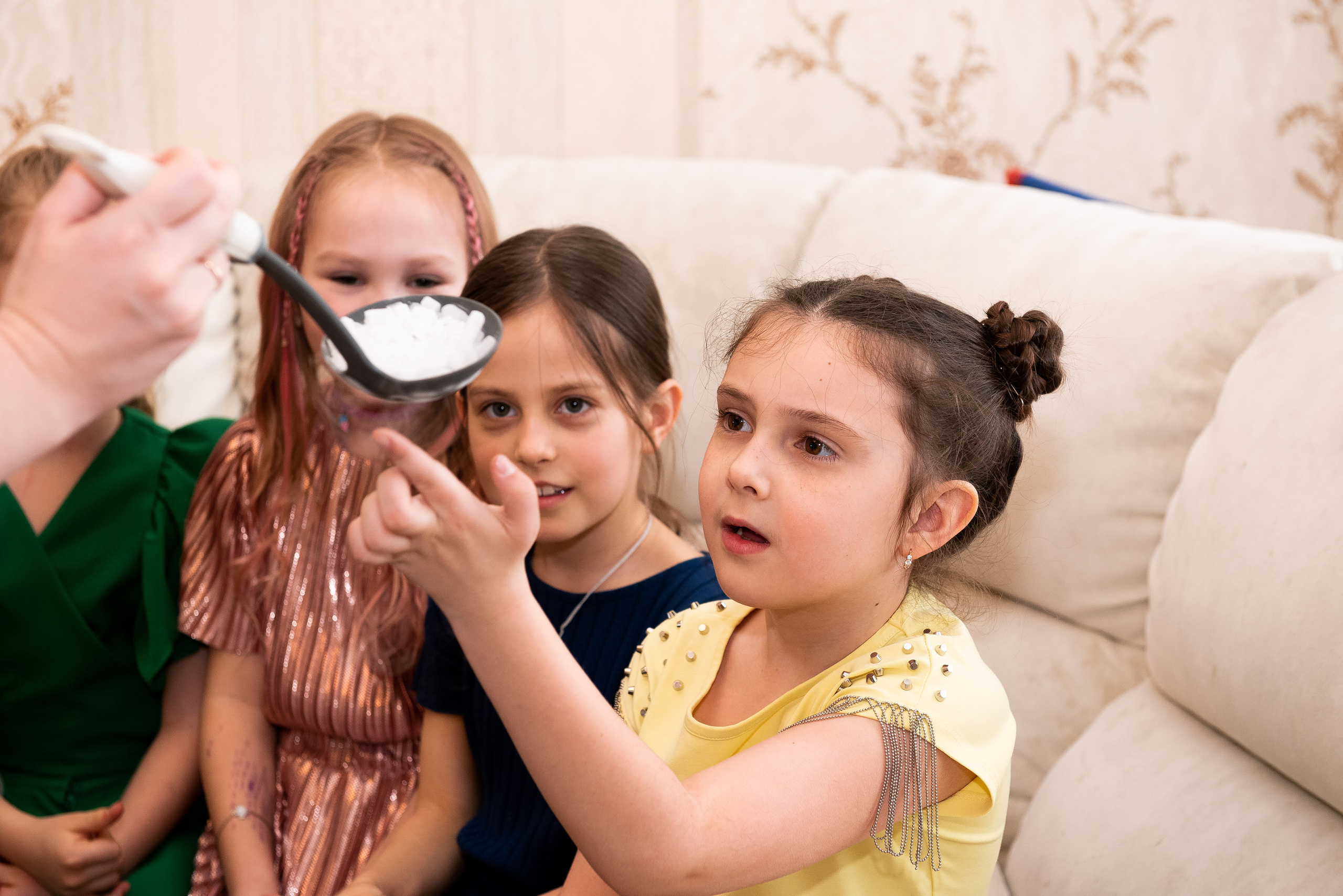 ДР Катюши дома. Репортажный фотограф в Москве Alena Sfotkaet