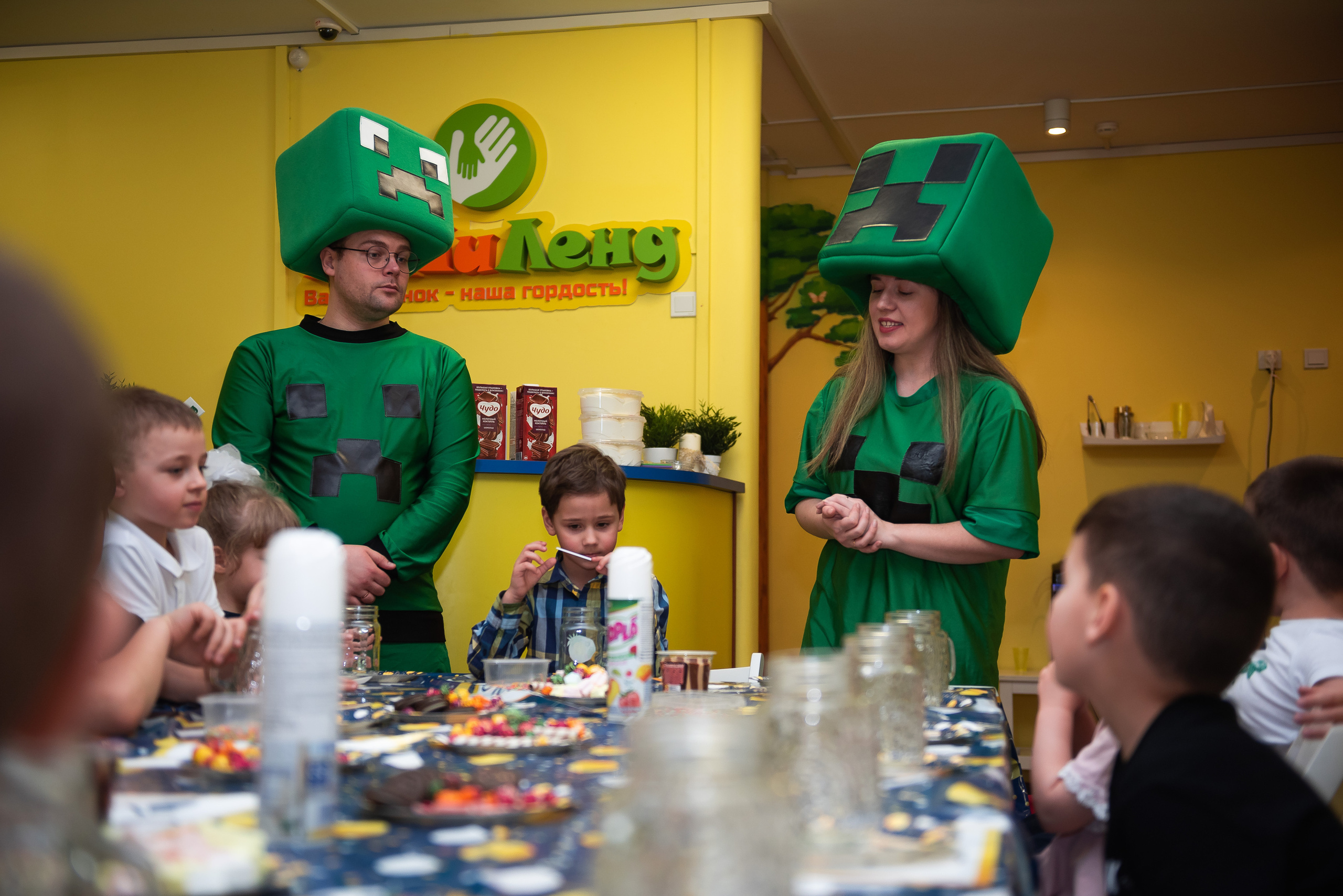 ДР Лёши в игровом центре. Репортажный фотограф в Москве Alena Sfotkaet