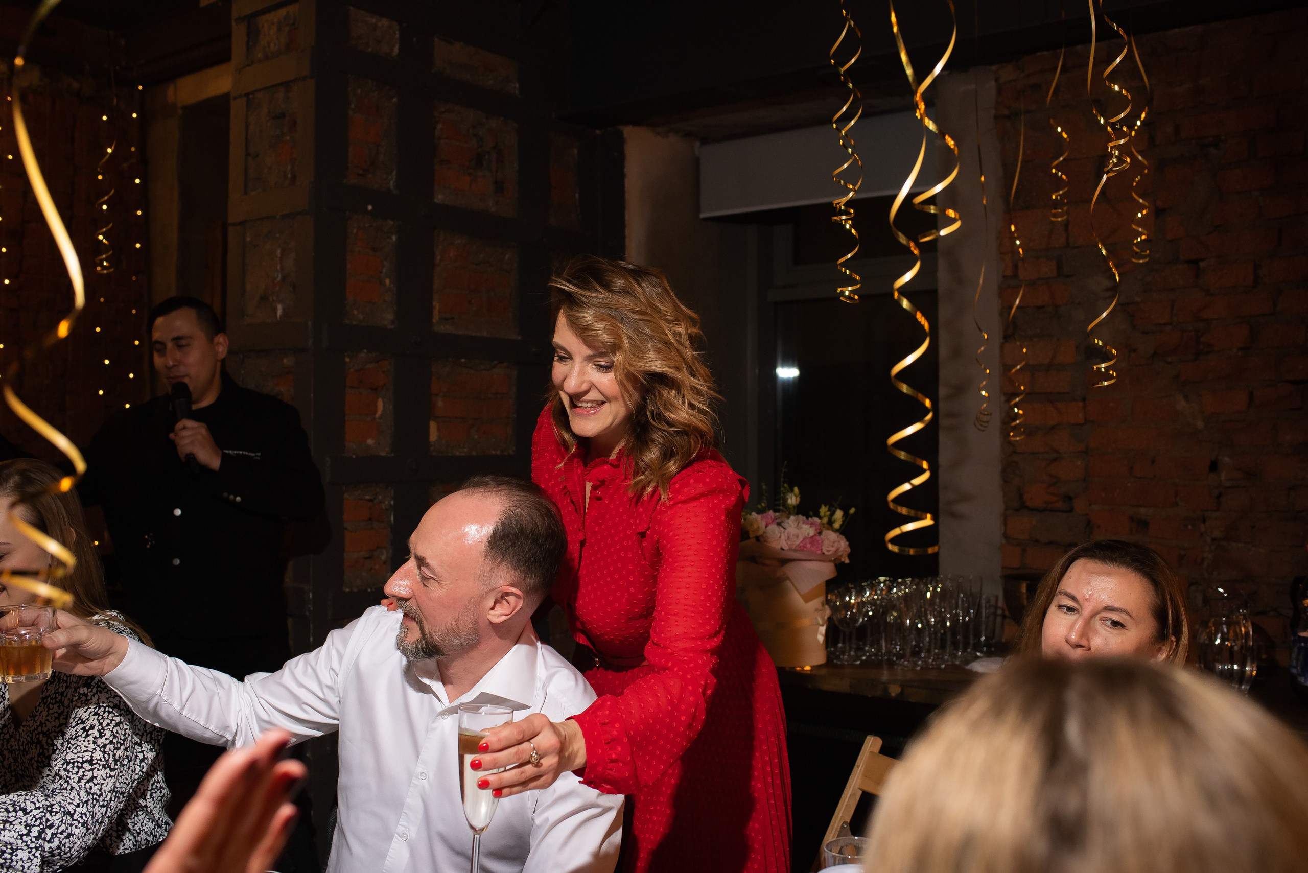 ДР Полины в лофте. Репортажный фотограф в Москве Alena Sfotkaet