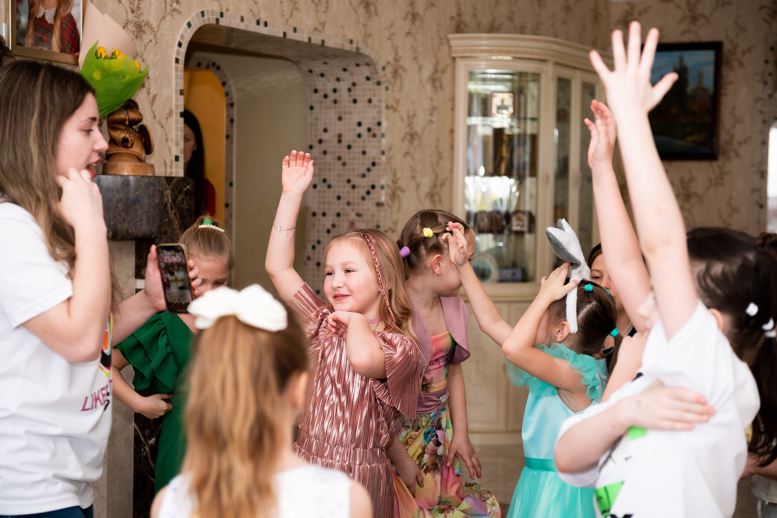 ДР Катюши дома. Репортажный фотограф в Москве Alena Sfotkaet